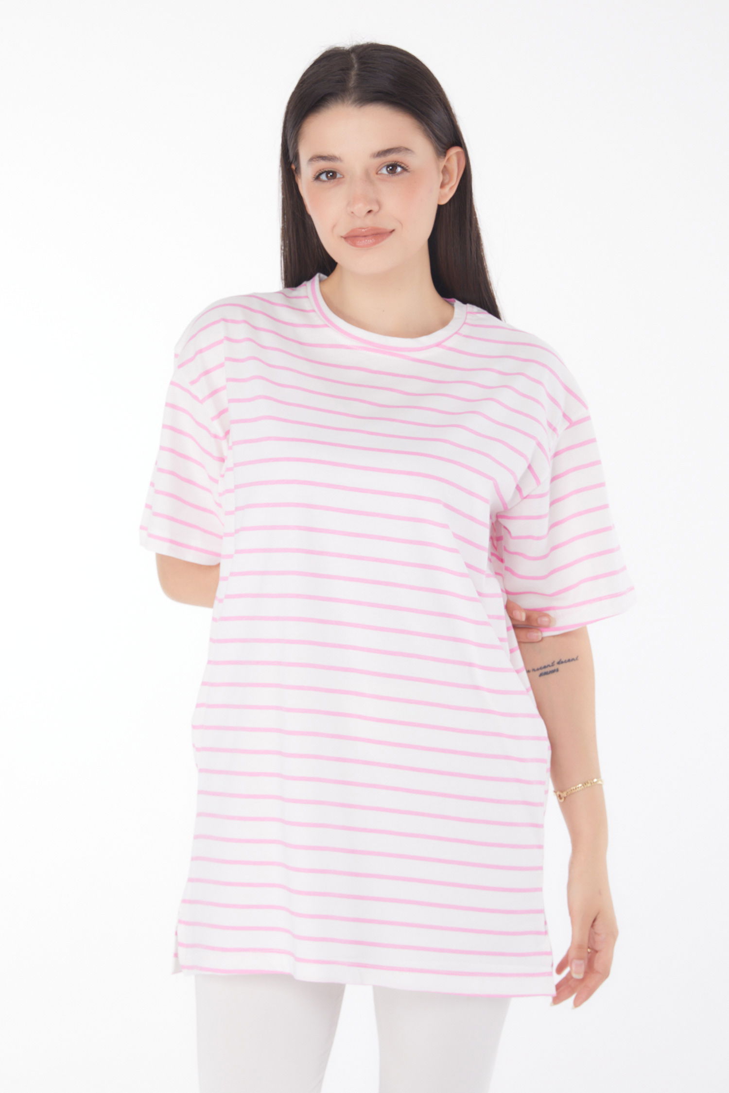 Düz Bisiklet Yaka Kadın Pembe Çizgili Kısa Kollu T-shirt - 25765 - 2