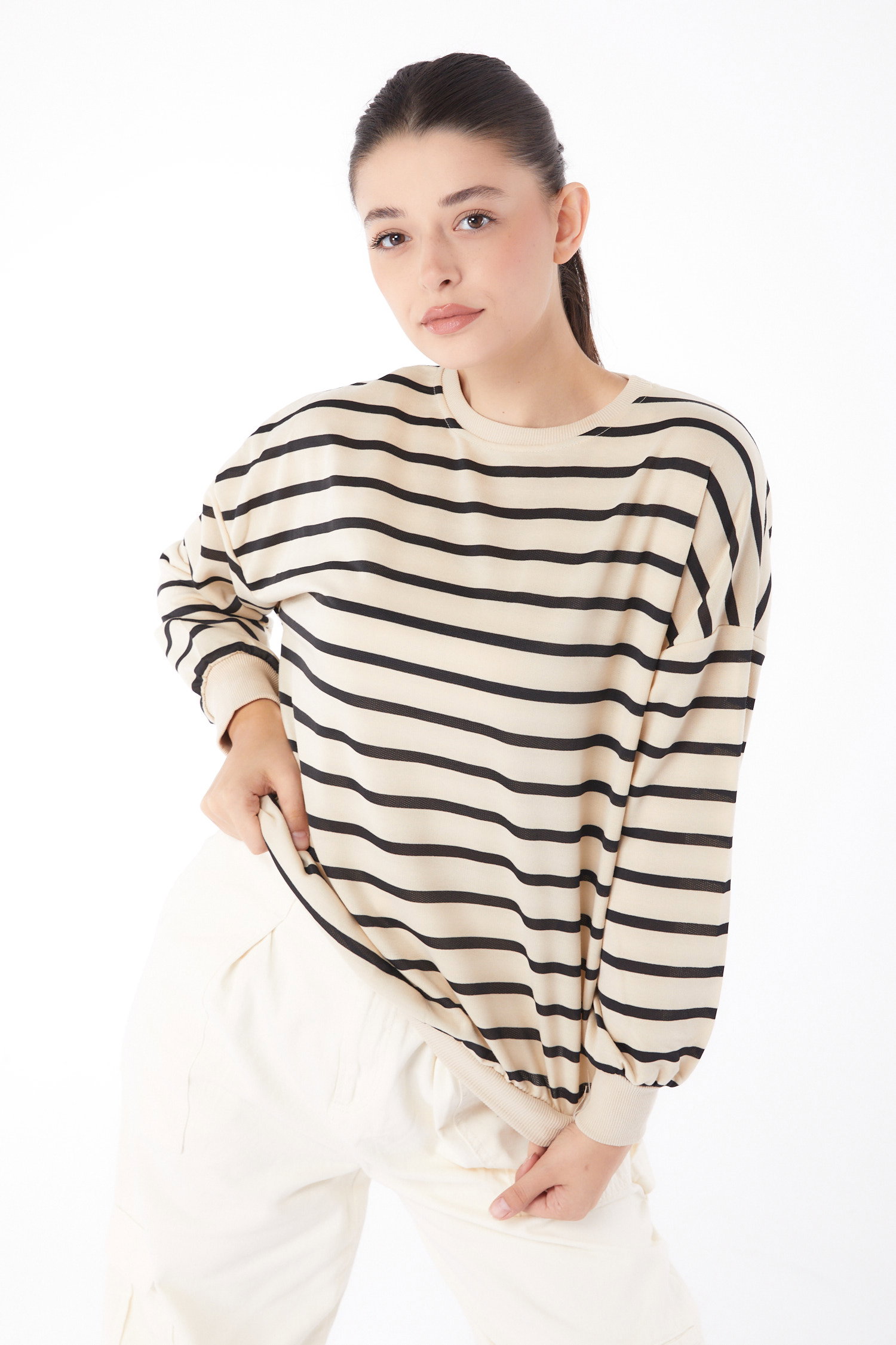 Düz Bisiklet Yaka Kadın Siyah Çizgili Sweatshirt - 26048 - 4