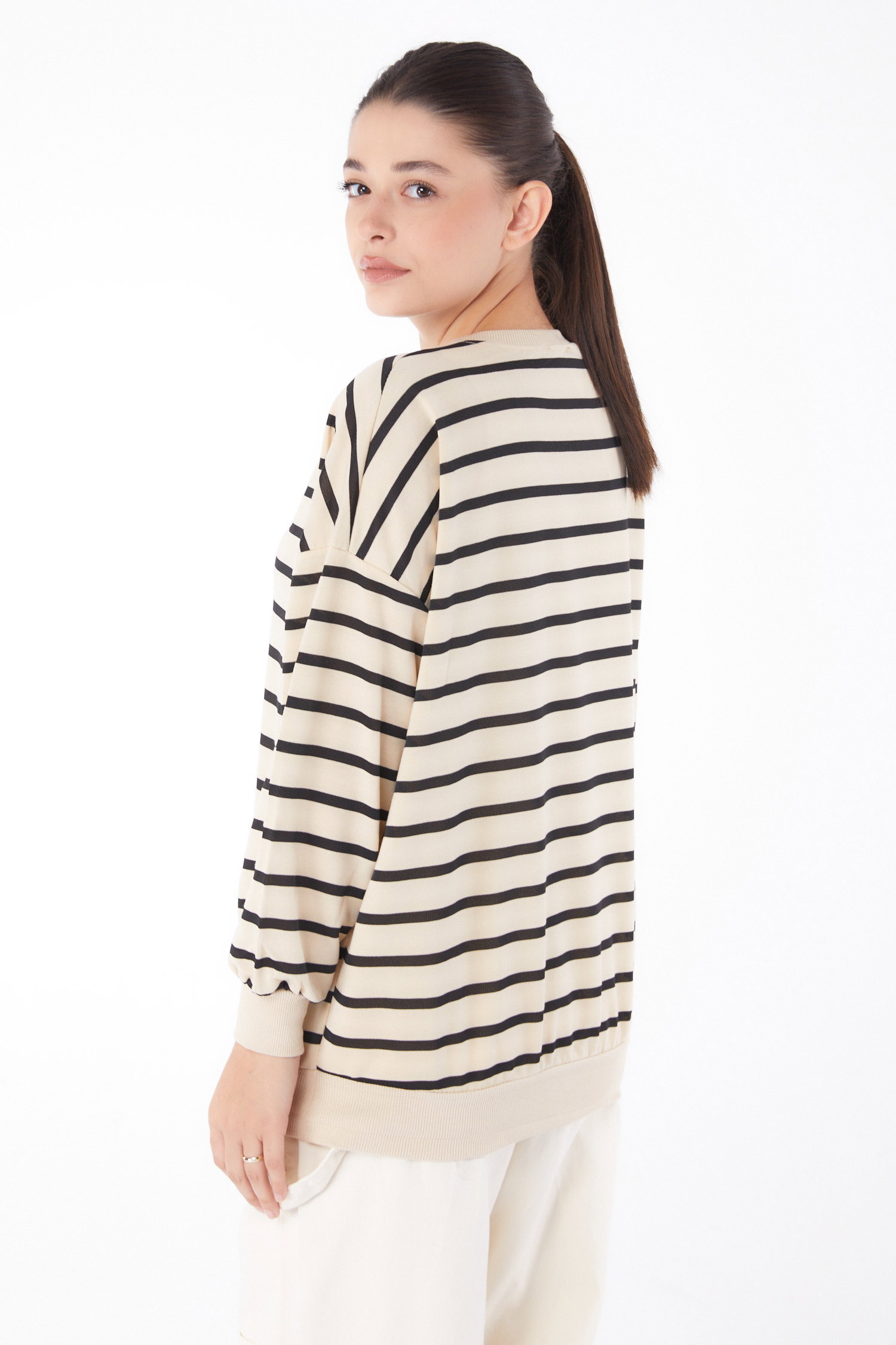 Düz Bisiklet Yaka Kadın Siyah Çizgili Sweatshirt - 26048 - 6