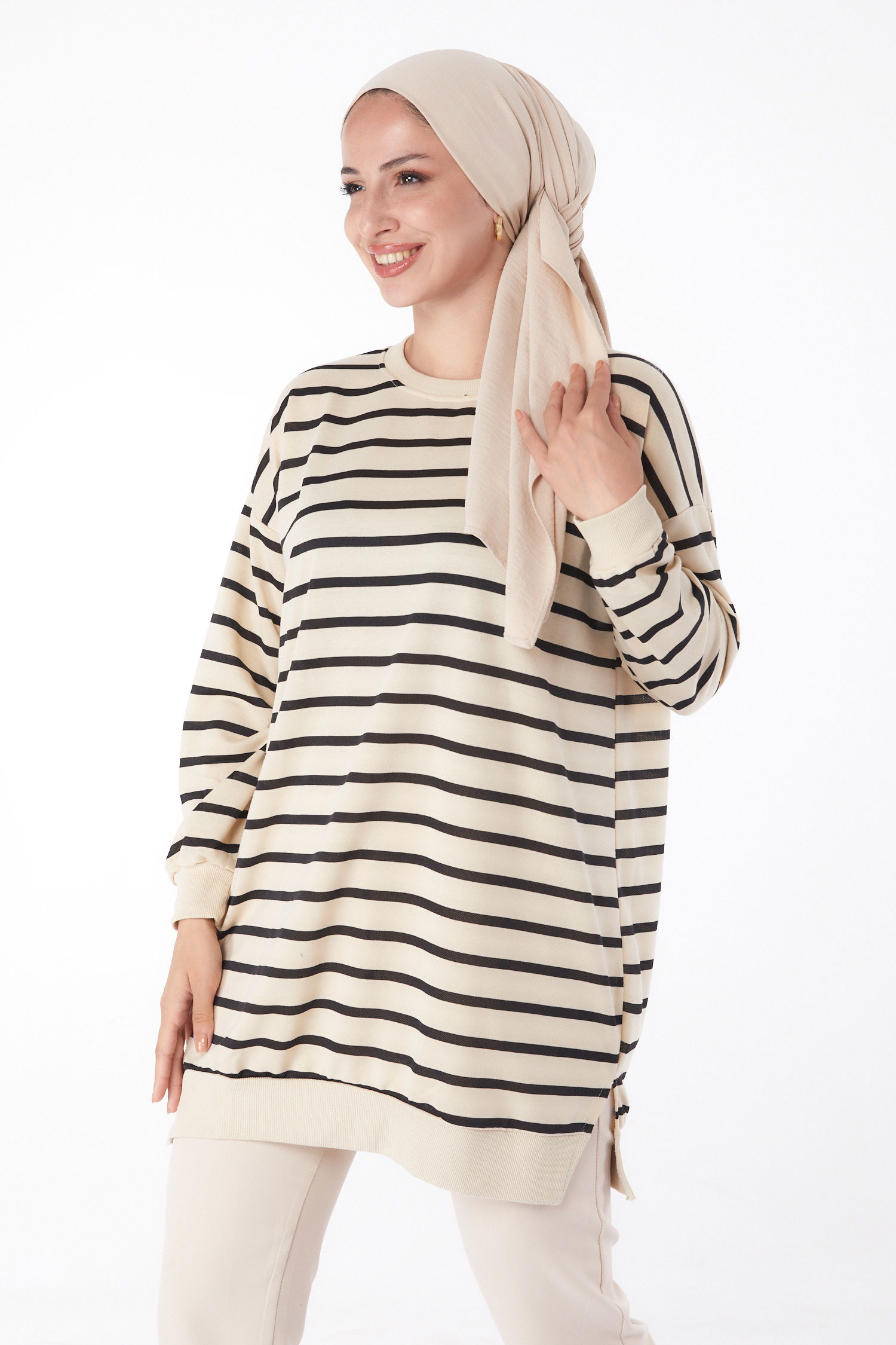 Düz Bisiklet Yaka Kadın Siyah Çizgili Sweatshirt - 26137 - 1