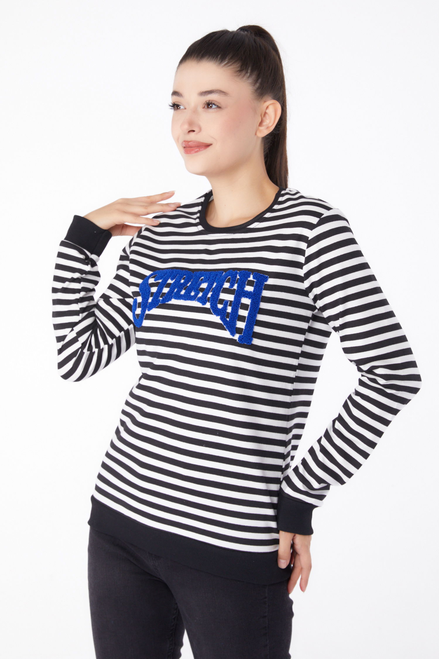 Düz Bisiklet Yaka Kadın Siyah Nakışlı Sweatshirt - 26292 - 3