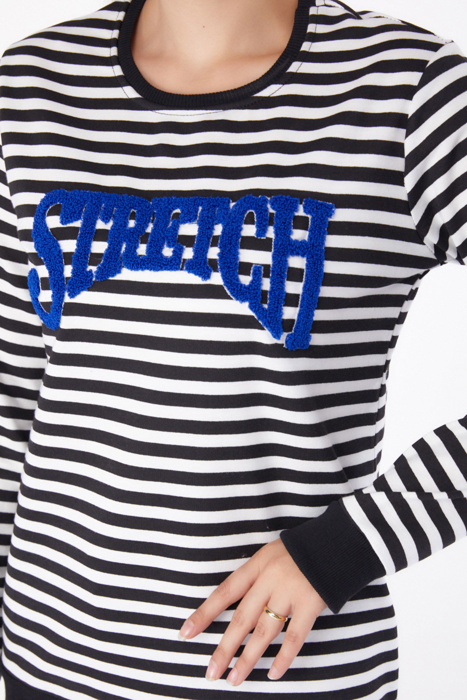 Düz Bisiklet Yaka Kadın Siyah Nakışlı Sweatshirt - 26292 - 6