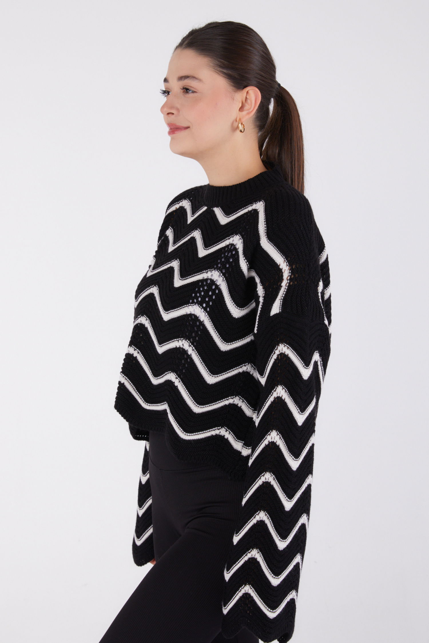 Düz Bisiklet Yaka Kadın Siyah Triko Bluz - 26496 - 3