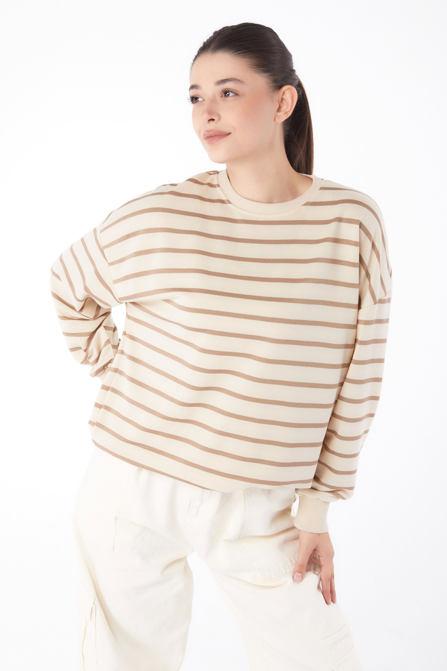 Düz Bisiklet Yaka Kadın Vizon Çizgili Sweatshirt - 26048 - 2