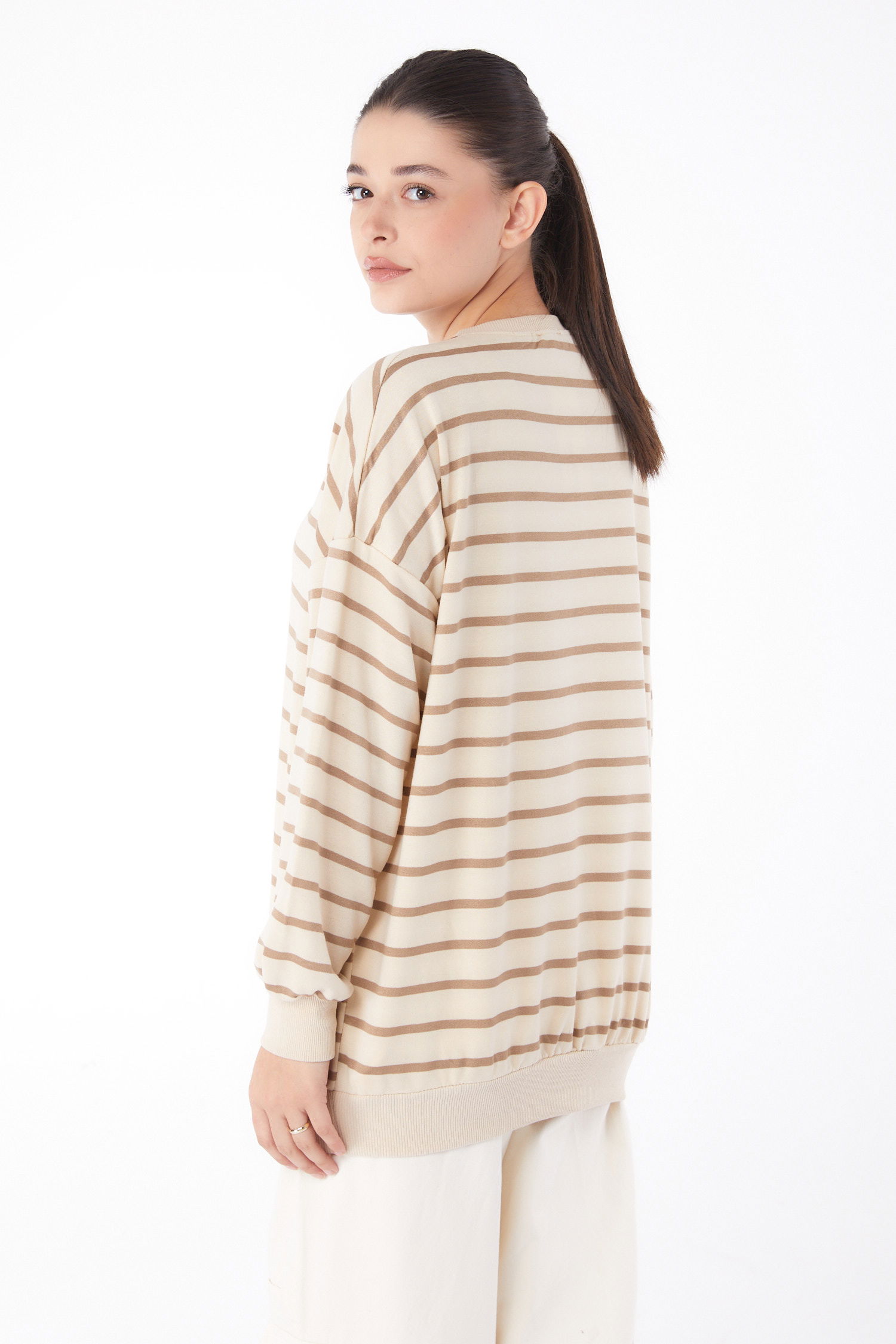 Düz Bisiklet Yaka Kadın Vizon Çizgili Sweatshirt - 26048 - 5