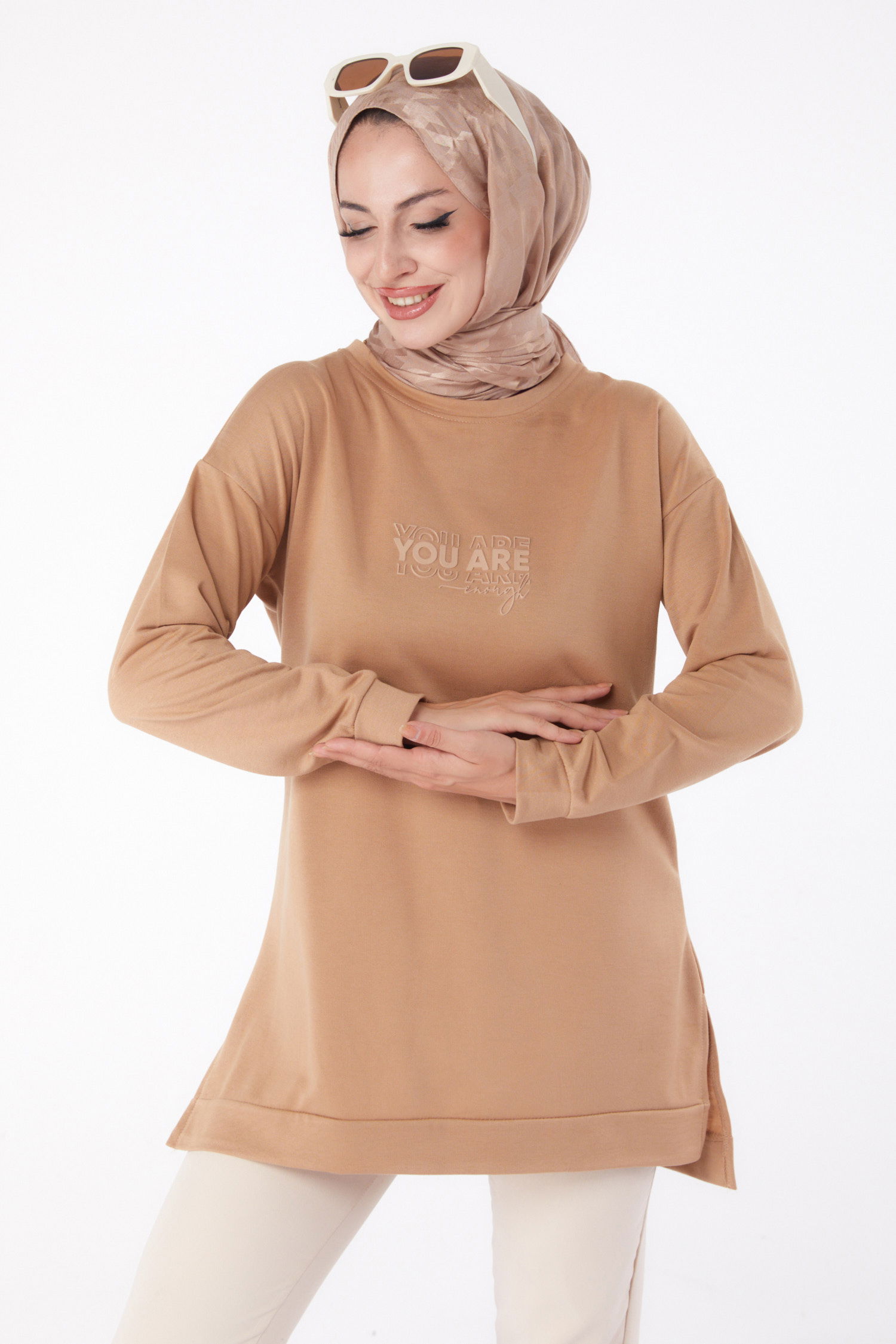 Düz Bisiklet Yaka Kadın Vizon Sweat - 26200 - 2