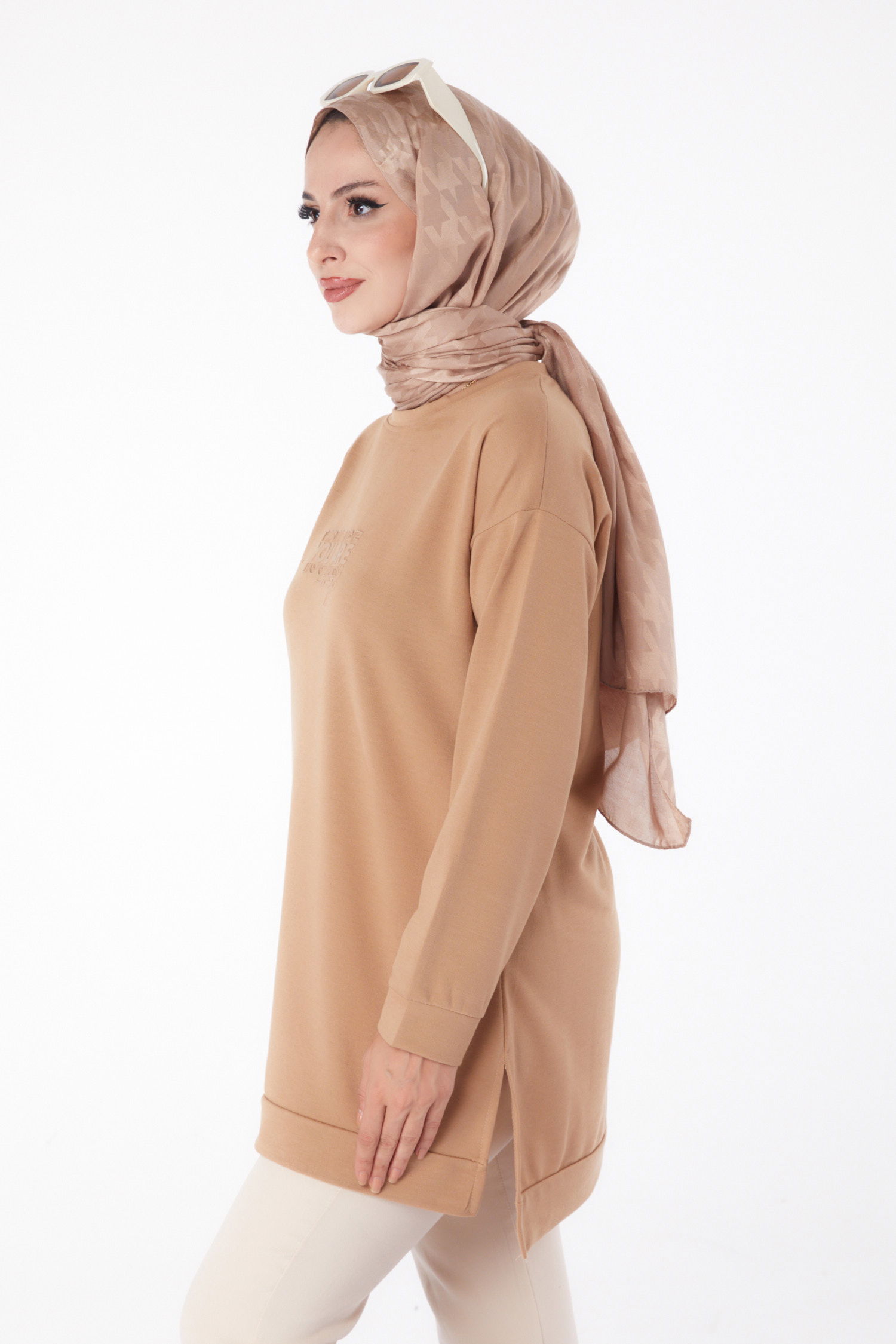 Düz Bisiklet Yaka Kadın Vizon Sweat - 26200 - 3