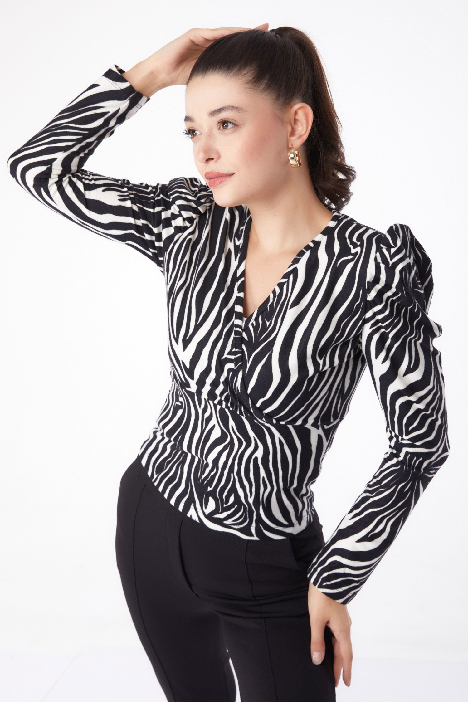 Düz Degaje Yaka Kadın Siyah Zebra Desenli Bluz - 26216 - 5