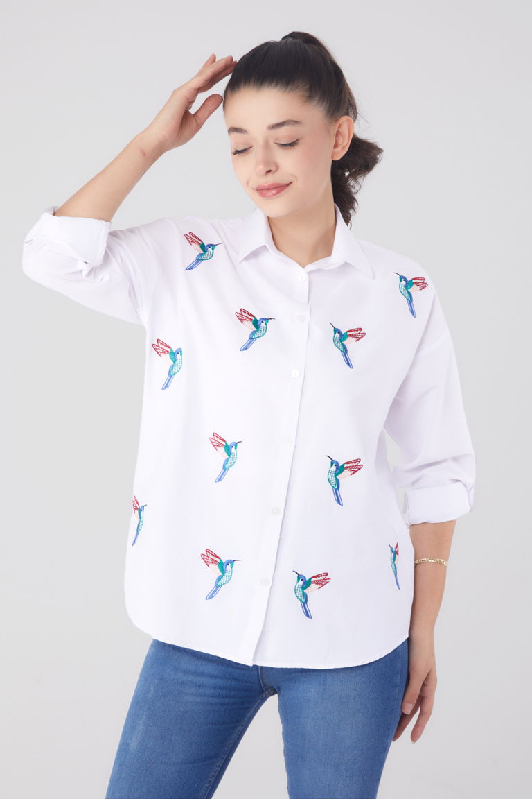 Düz Gömlek Yaka Kadın Beyaz Kuş Nakış Gömlek - 26263 - TOFİSA