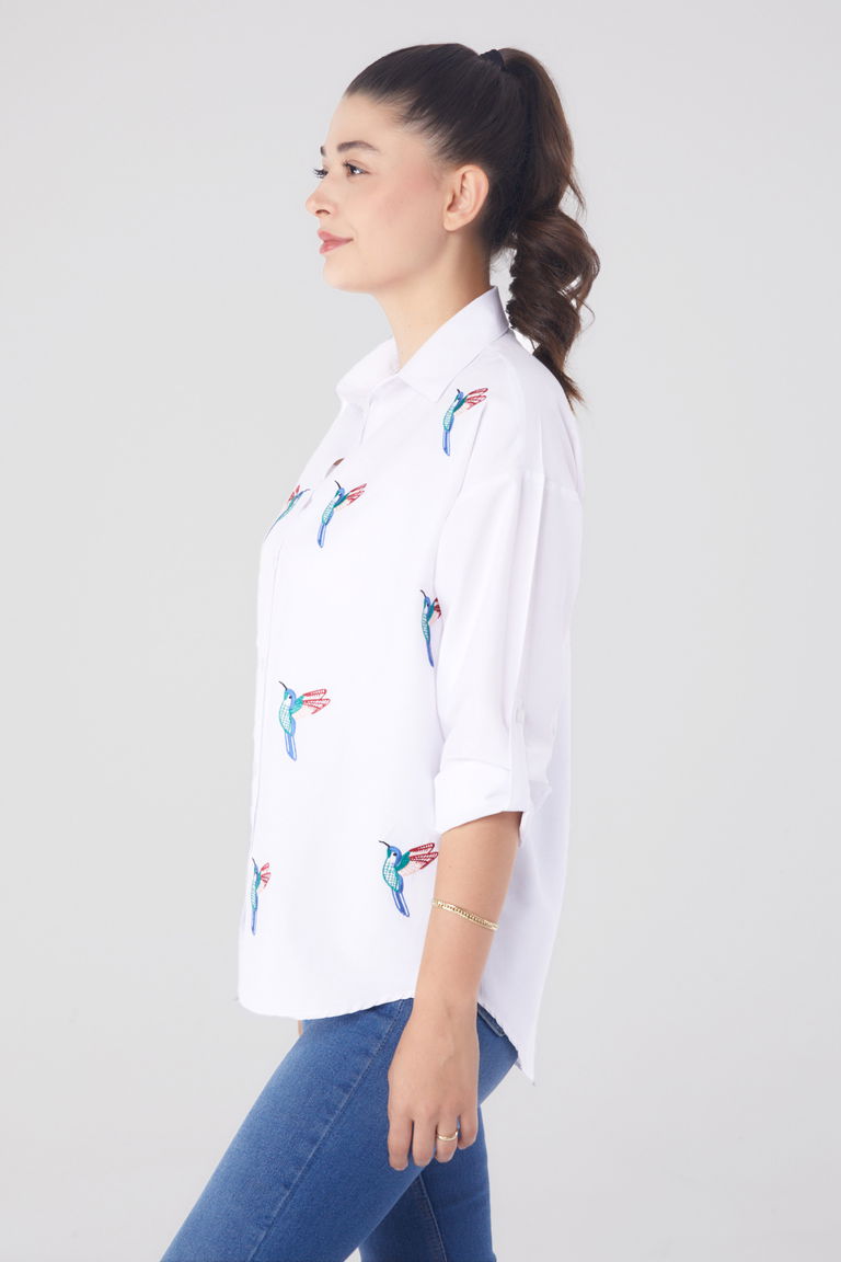 Düz Gömlek Yaka Kadın Beyaz Kuş Nakış Gömlek - 26263 - TOFİSA
