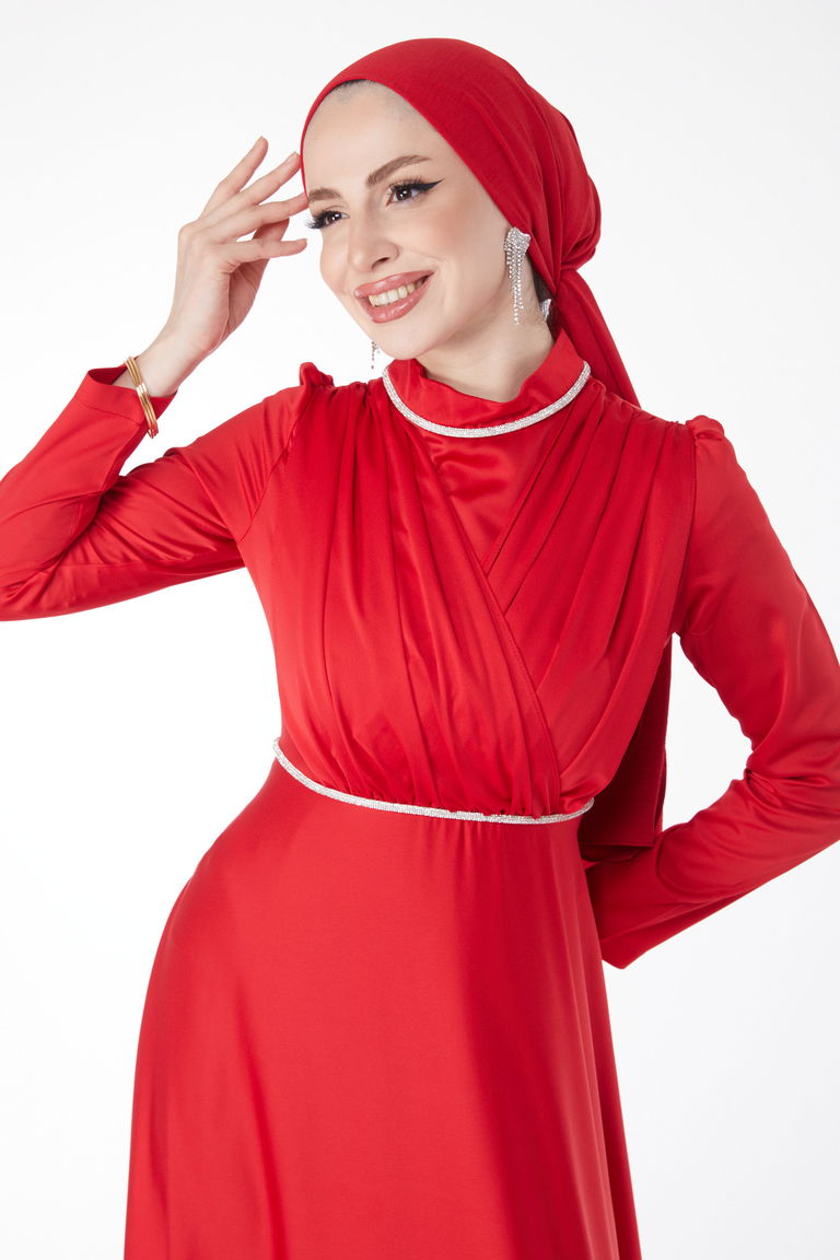 Düz Hakim Yaka Kadın Kirmizi Pile Detaylı Abiye Elbise - 24900 - TOFİSA