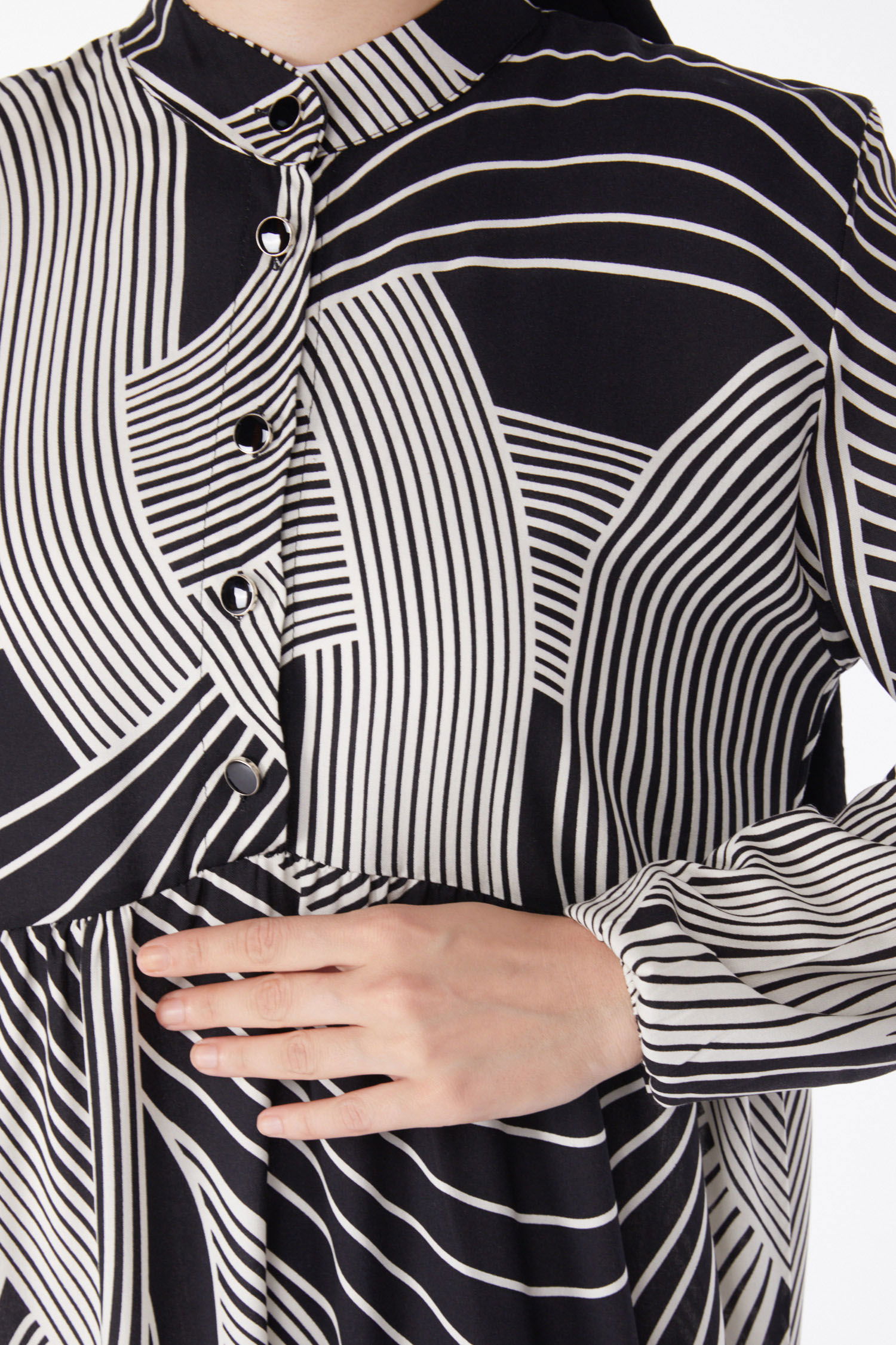 Düz Hakim Yaka Kadın Siyah Beyaz Çizgili Desenli Elbise - 25244 - 6