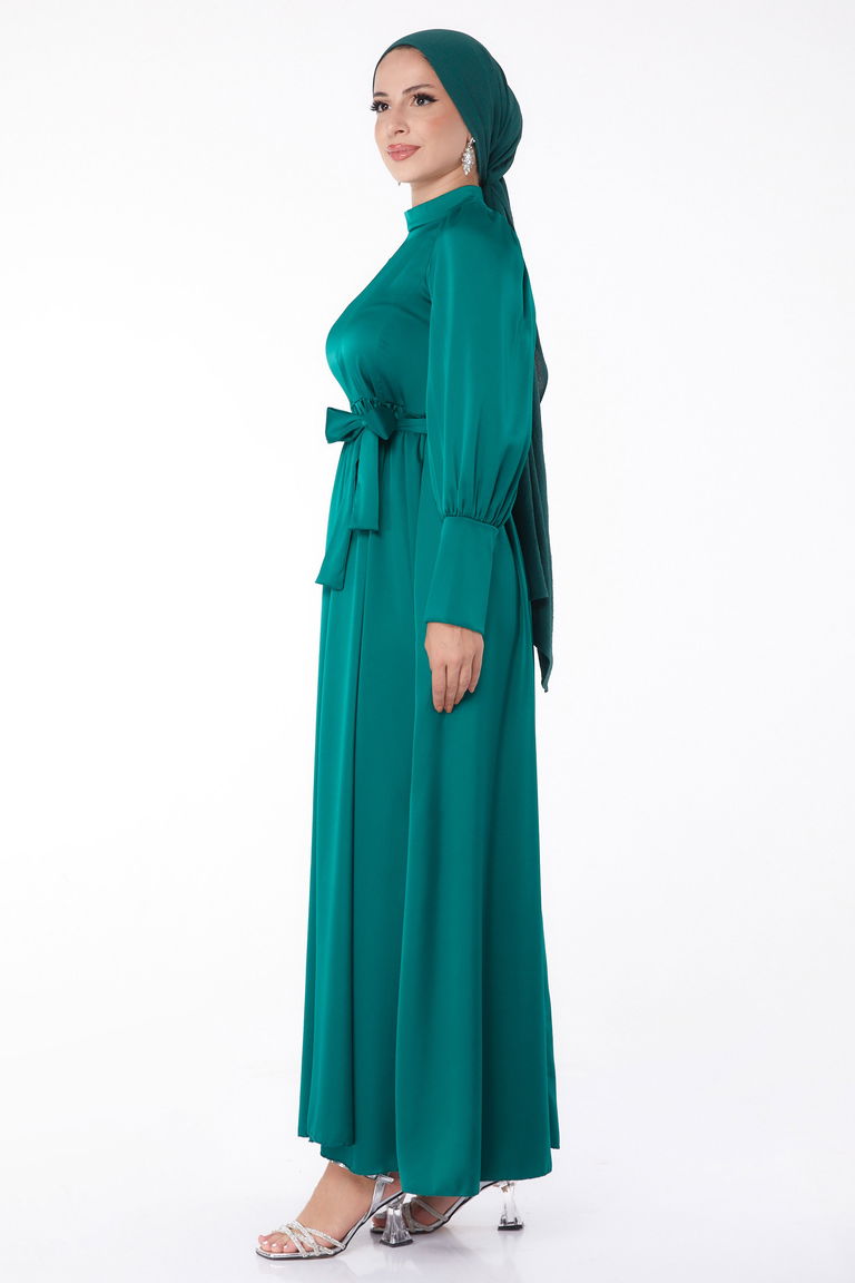 Düz Hakim Yaka Kadın Zümrüt Kuşaklı Abiye Elbise - 26145 - TOFİSA