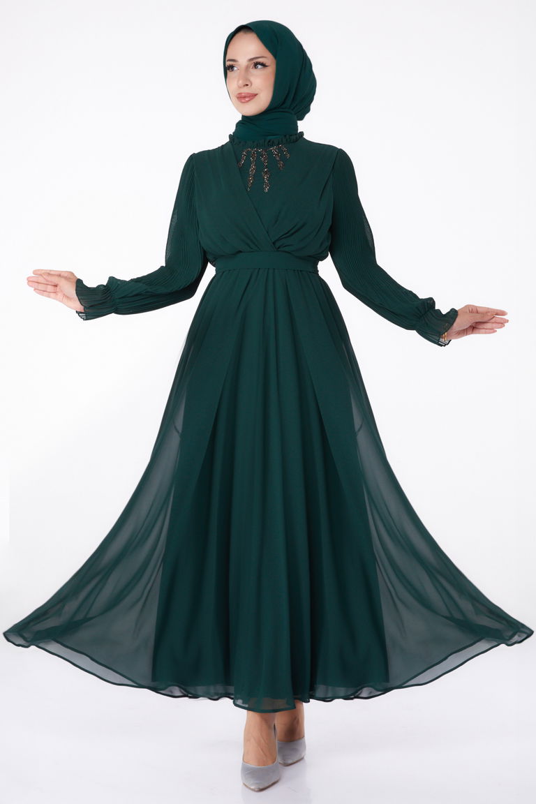 Düz Hakim Yaka Kadın Zumrut Taşlı Şifon Elbise - 26256 - TOFİSA