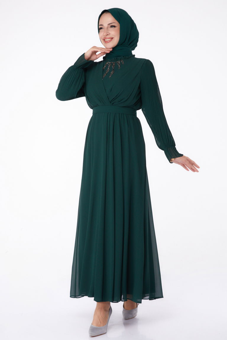 Düz Hakim Yaka Kadın Zumrut Taşlı Şifon Elbise - 26256 - TOFİSA