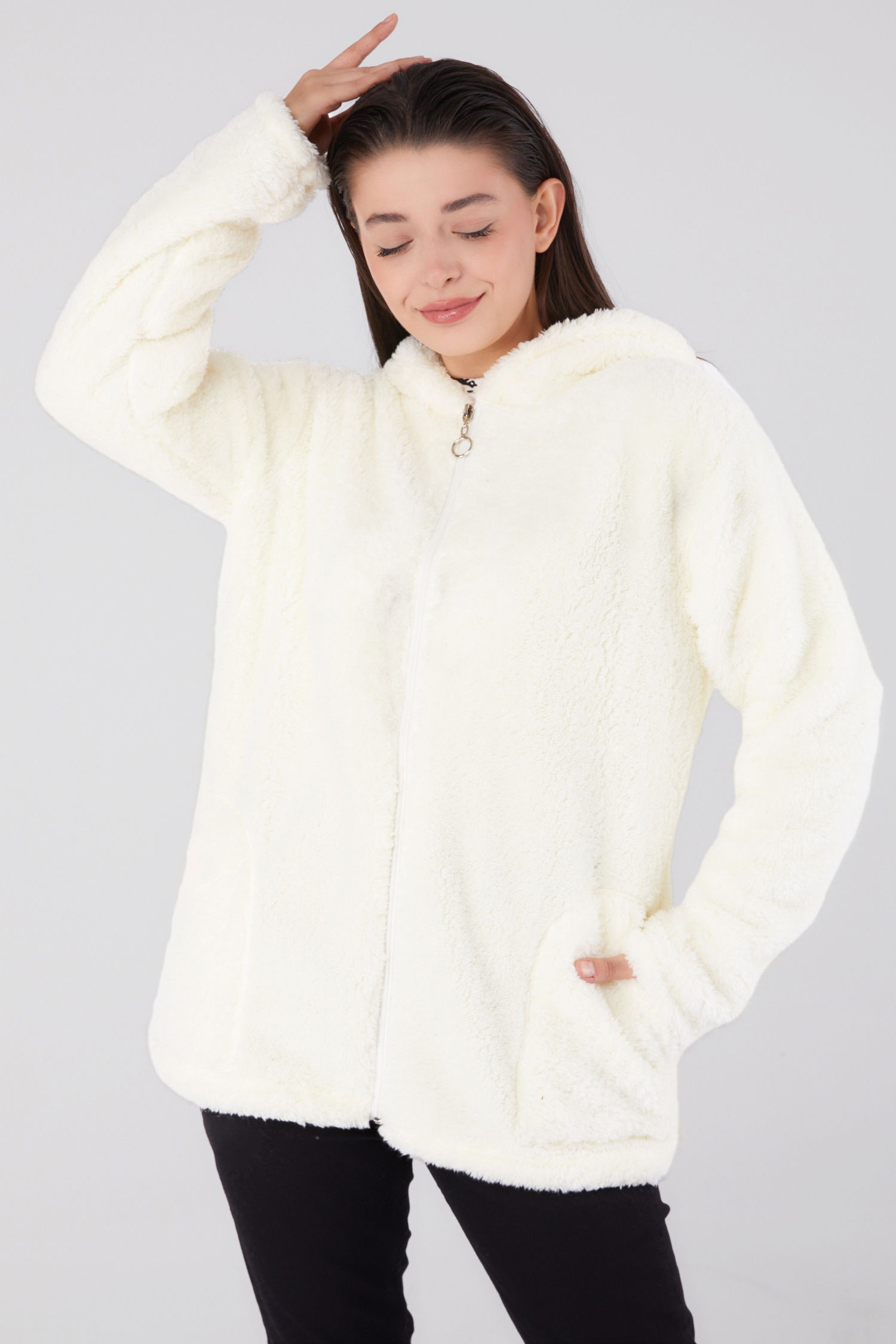 Düz Kapşonlu Yaka Kadın Ekru Peluş Kısa Mont - 26459 - 1