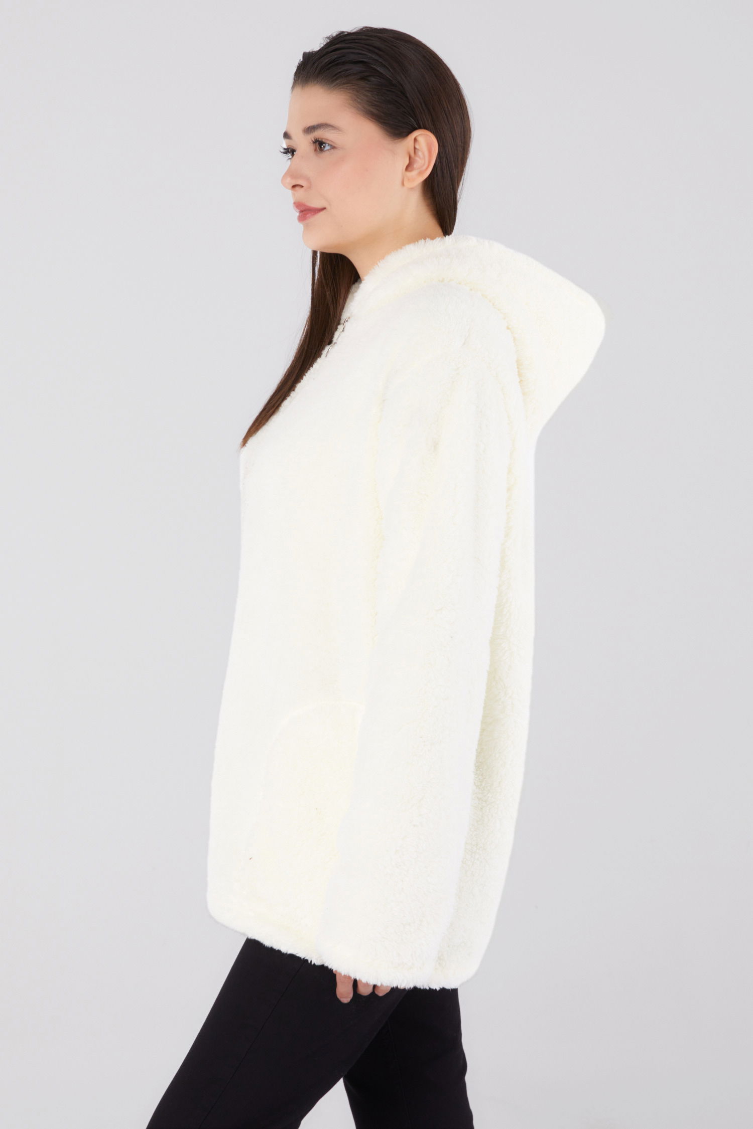 Düz Kapşonlu Yaka Kadın Ekru Peluş Kısa Mont - 26459 - 3