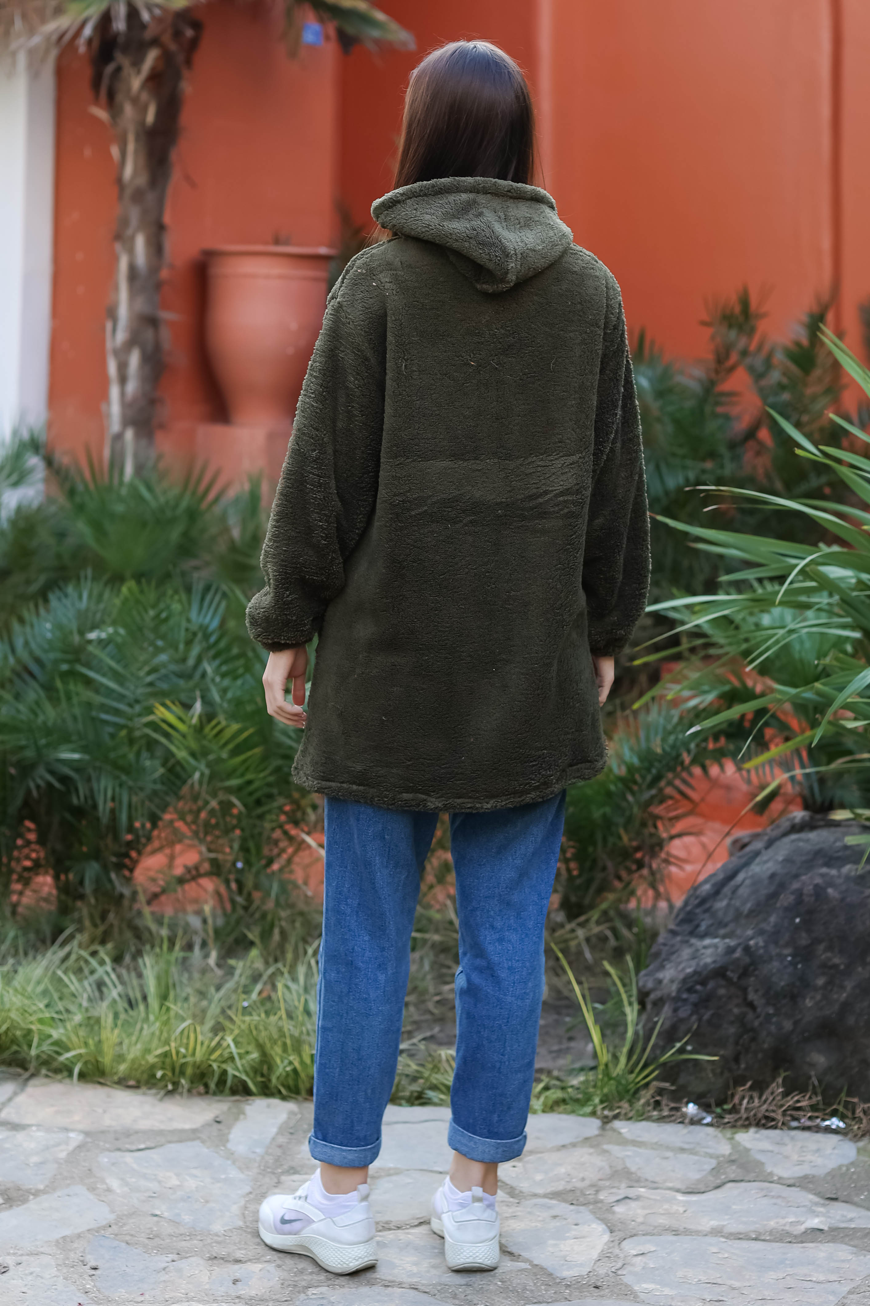 Düz Kapşonlu Yaka Kadın Haki Peluş Mont - 13352 - 4