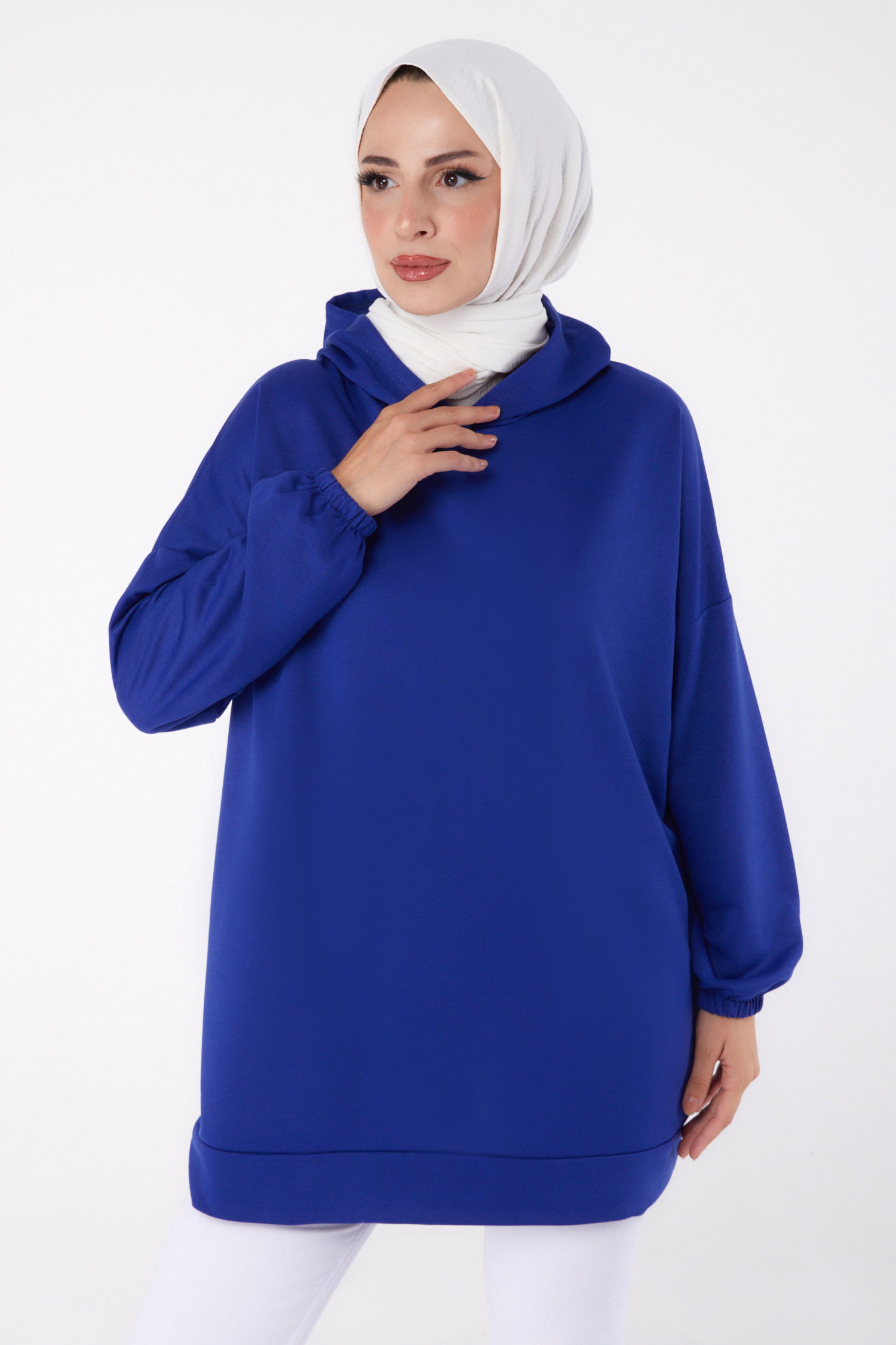 Düz Kapşonlu Yaka Kadın Saks Arkası Baskılı Sweatshirt - 13327 - 3