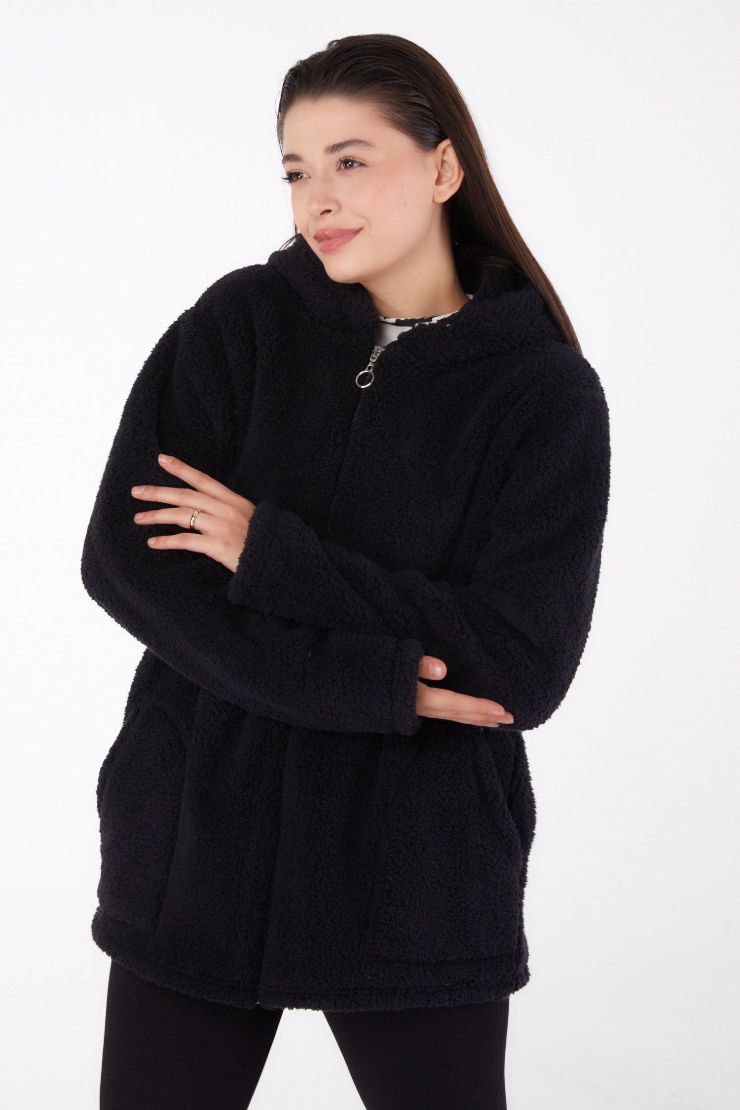 Düz Kapşonlu Yaka Kadın Siyah Peluş Kısa Mont - 26459 - 3
