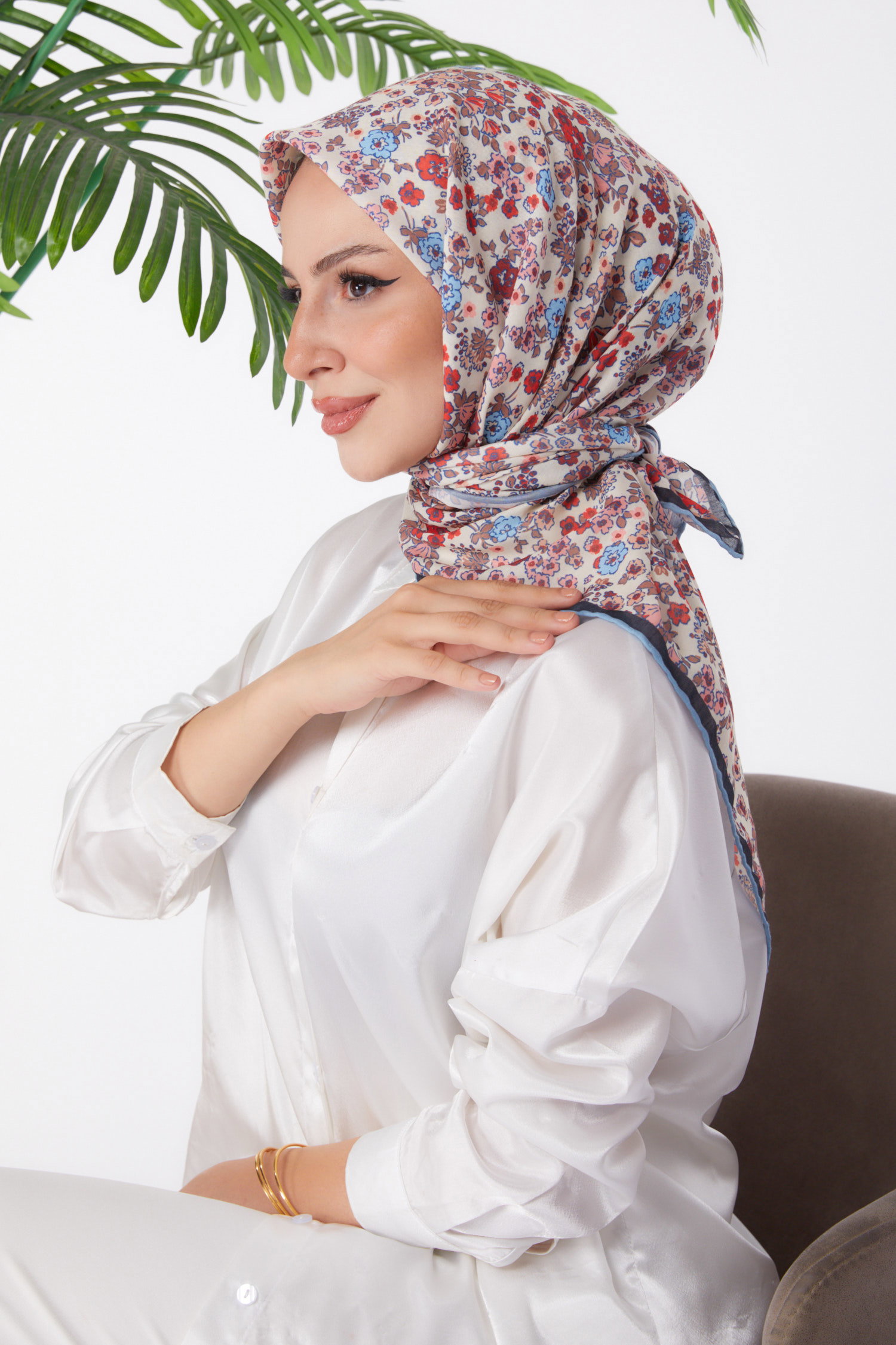 Düz Orta Kadın Bebe Mavi Desenli Eşarp - 25977 - 3