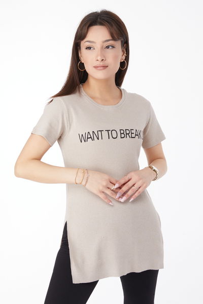 Düz Orta Kadın Bej Baskılı Yırtmaçlı T-shirt - 24791 
