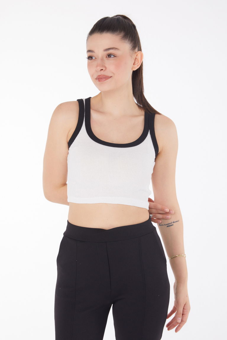 Düz Orta Kadın Beyaz Askılı Crop - 25851 - TOFİSA