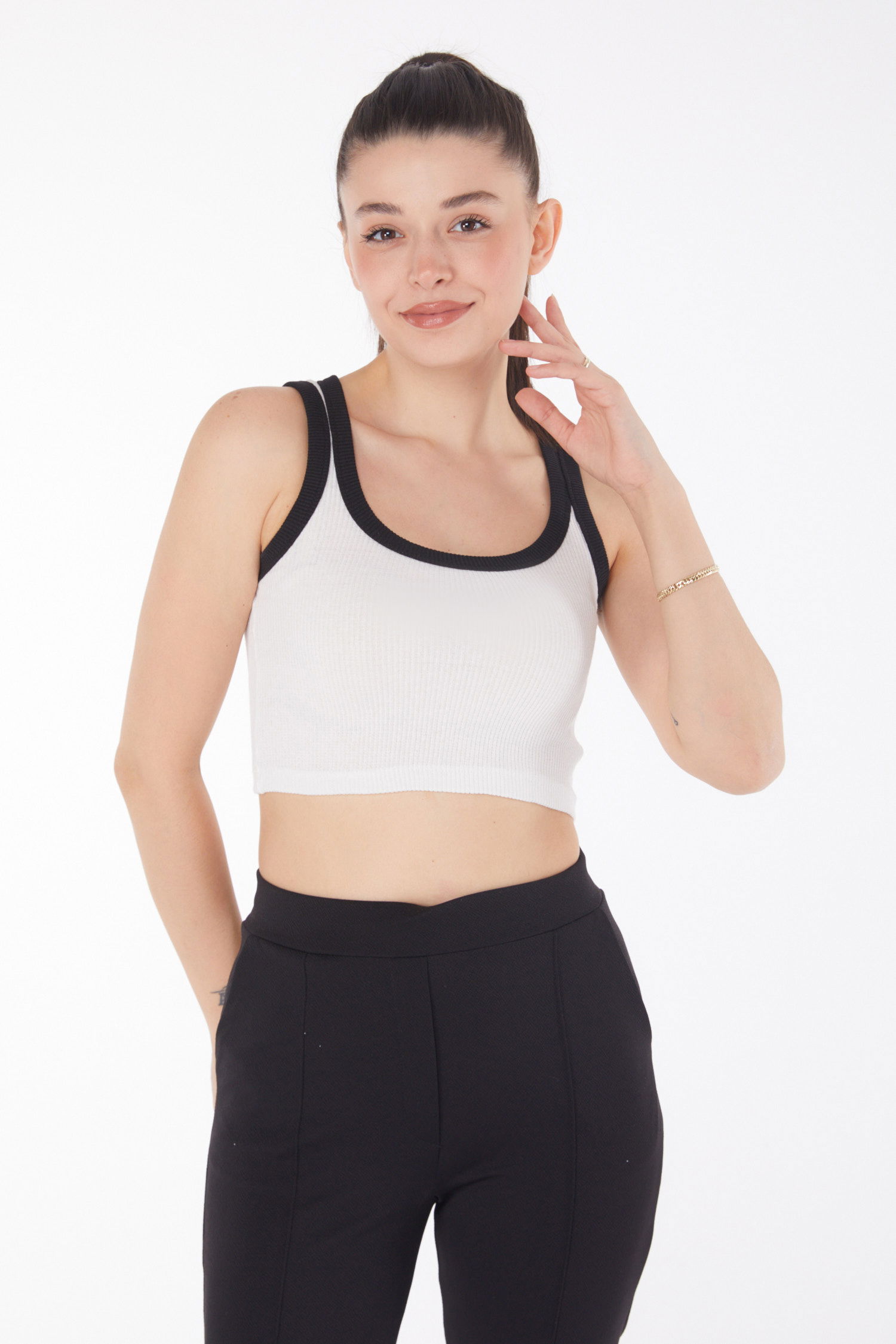 Düz Orta Kadın Beyaz Askılı Crop - 25851 - 2