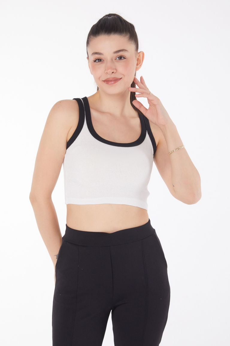 Düz Orta Kadın Beyaz Askılı Crop - 25851 - TOFİSA