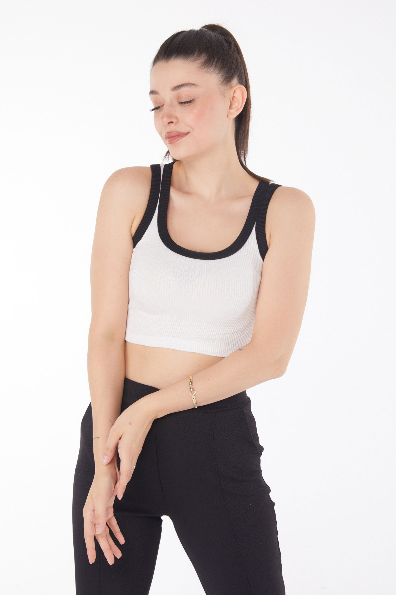 Düz Orta Kadın Beyaz Askılı Crop - 25851 - 3