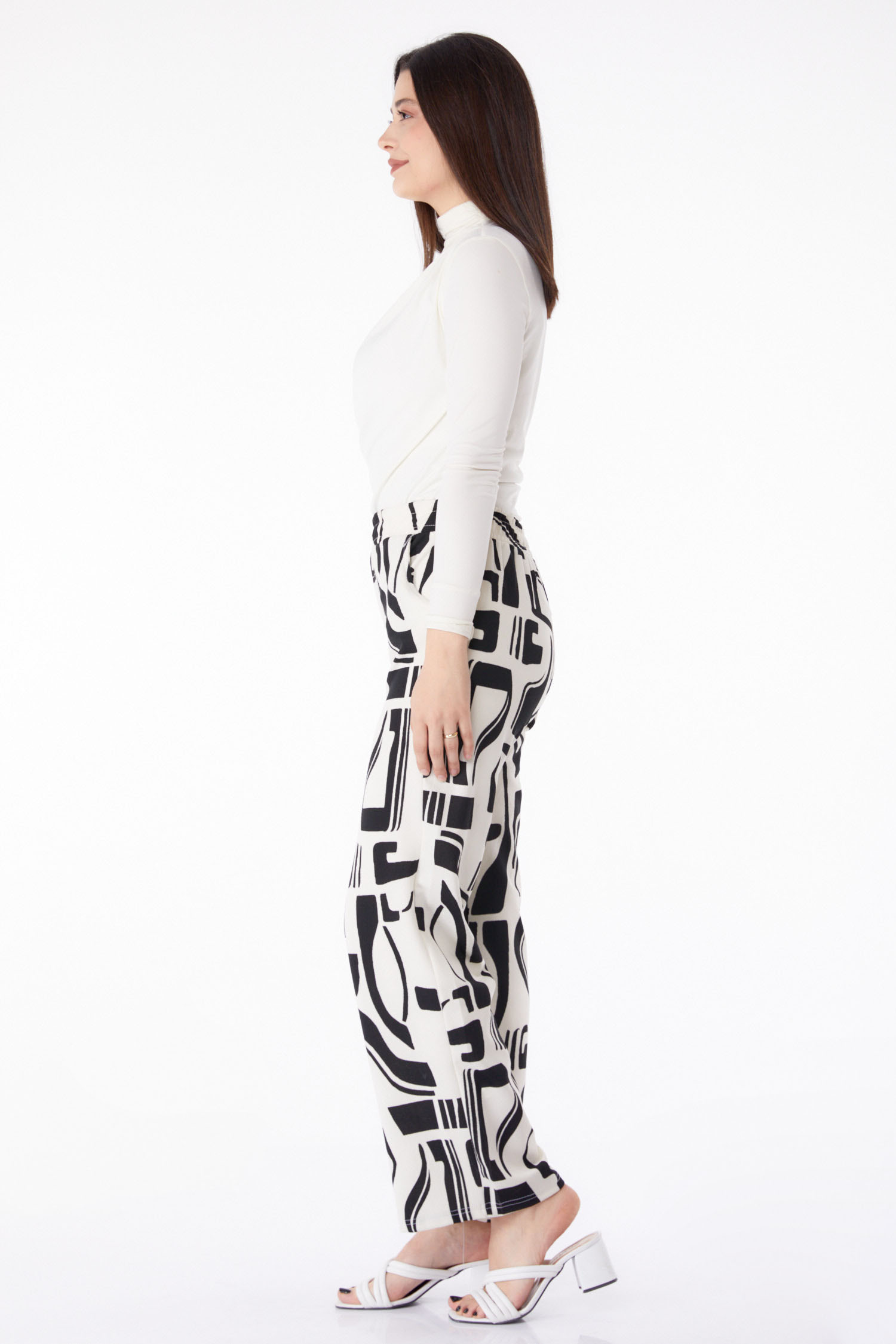 Düz Orta Kadın Beyaz Desenli Pantolon - 25317 - 4