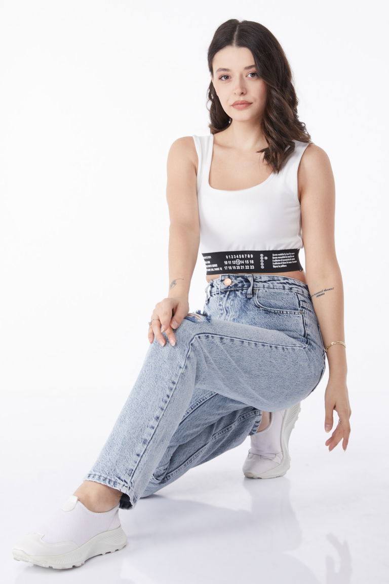 Düz Orta Kadın Buz Mavi Dizi Yırtık Mom Jeans Kot Pantolon - 50008 - TOFİSA