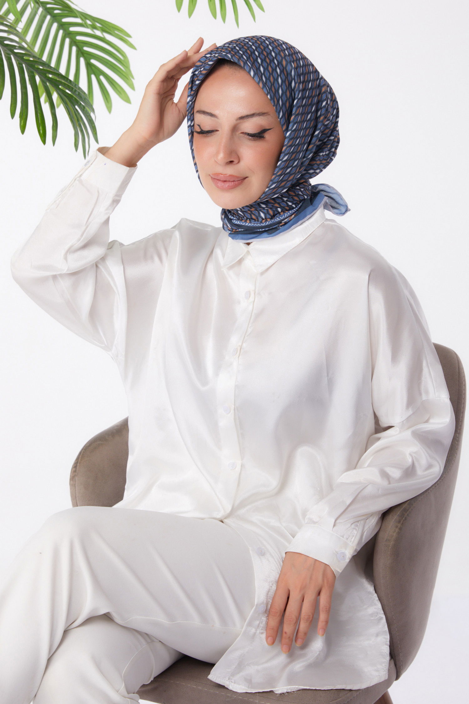 Düz Orta Kadın Indigo Desenli Eşarp - 25974 - 2