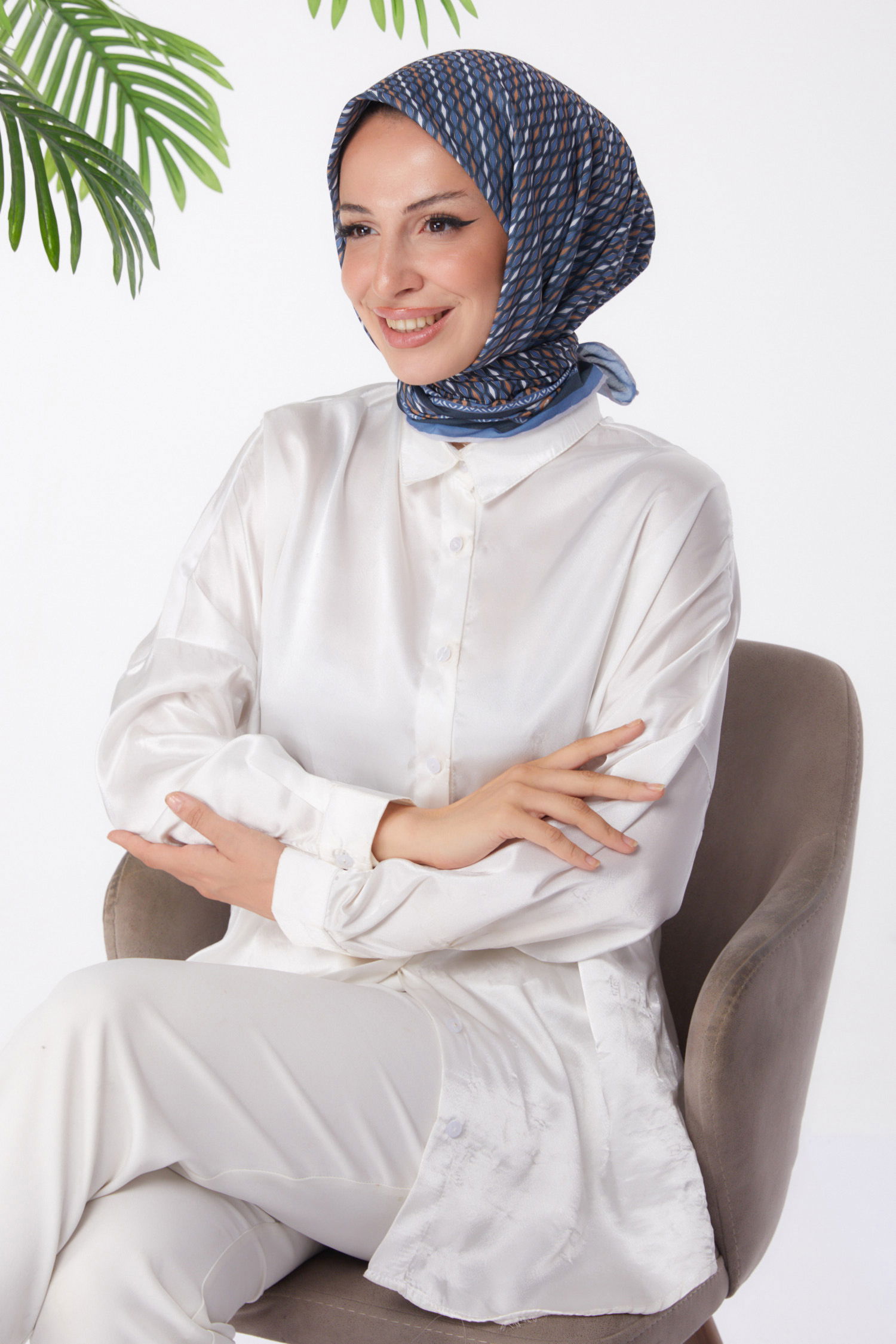 Düz Orta Kadın Indigo Desenli Eşarp - 25974 - 3