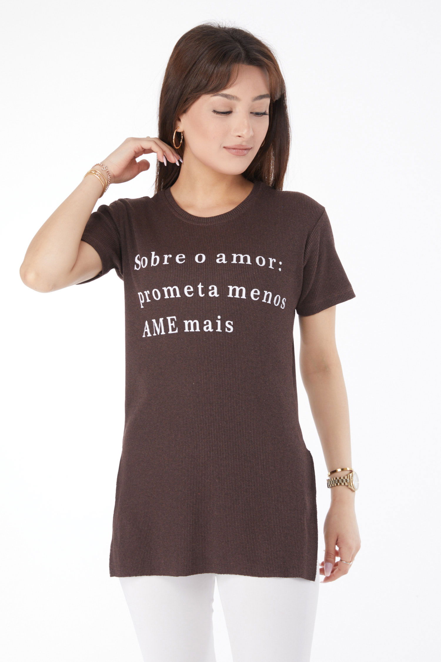 Düz Orta Kadın Kahve Baskılı Yırtmaçlı T-shirt - 24792 - 2