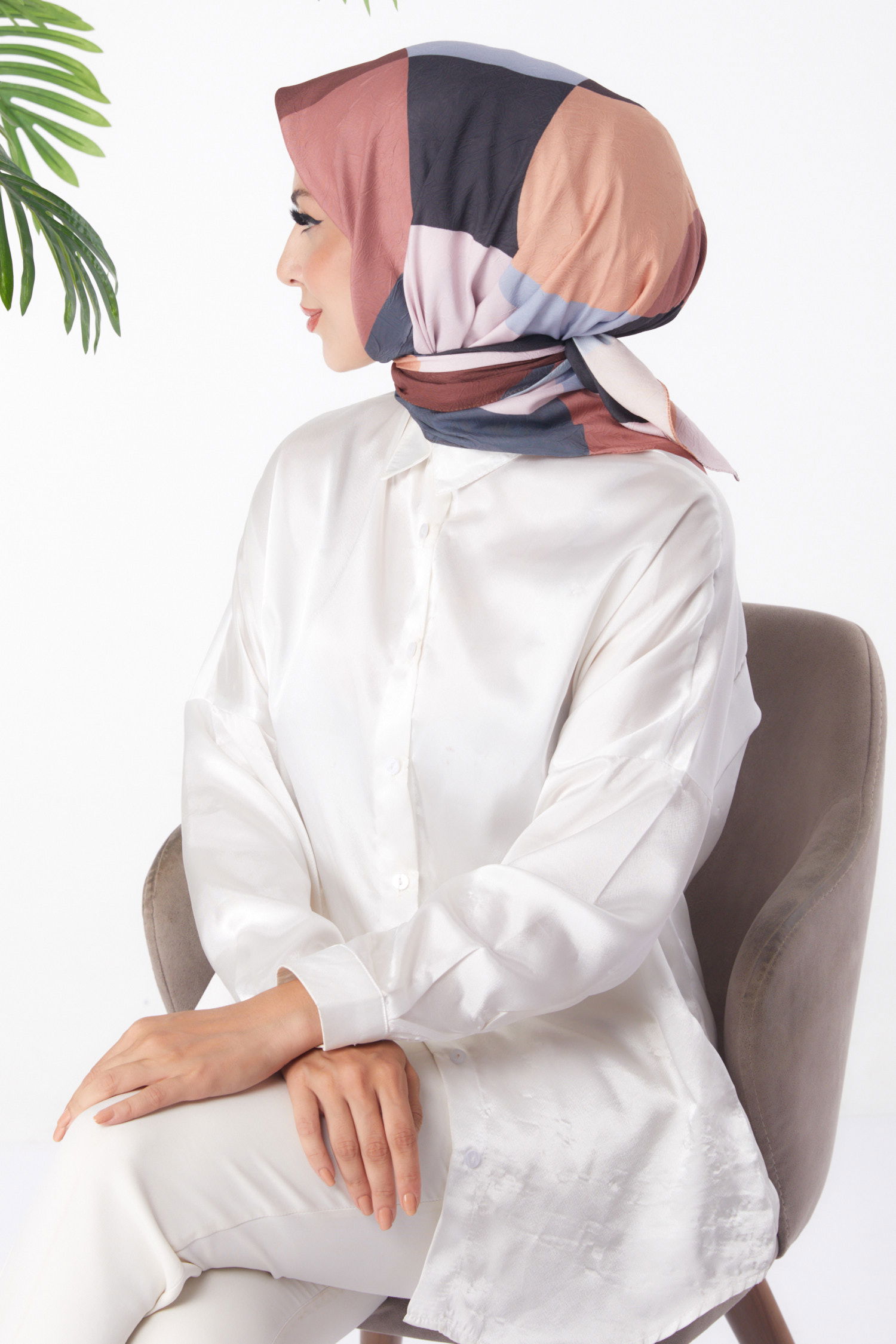 Düz Orta Kadın Kahve Desenli Eşarp - 26148 - 4