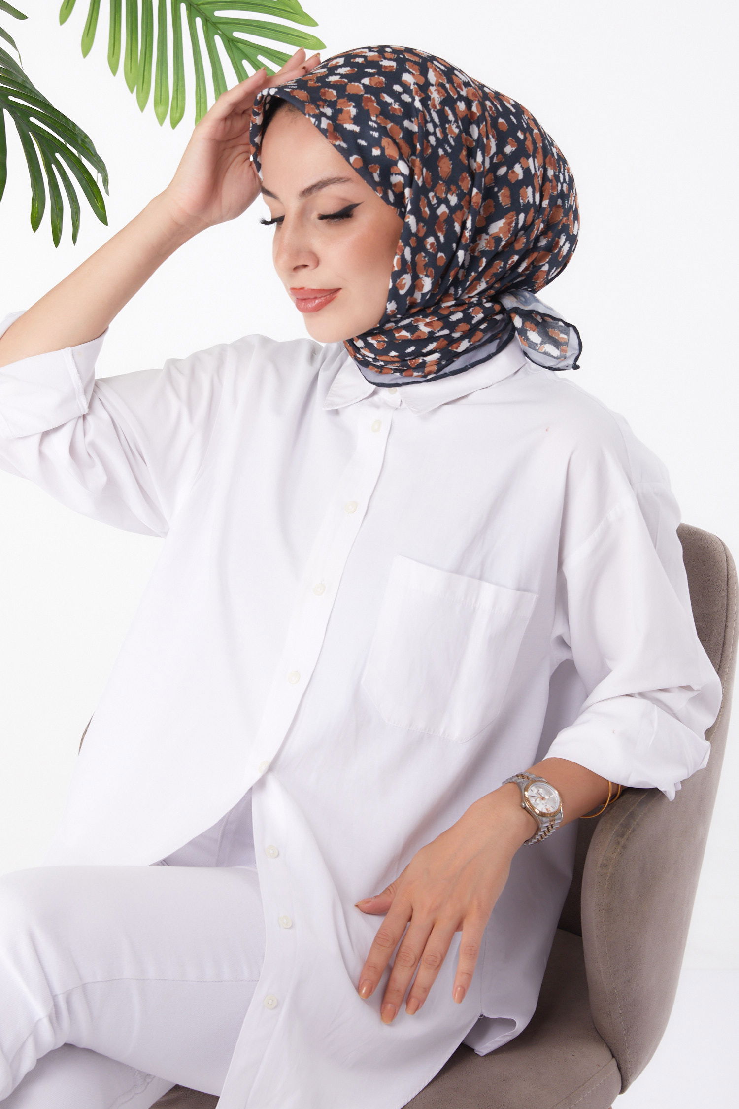 Düz Orta Kadın Kahve Desenli Eşarp - 26152 - 2