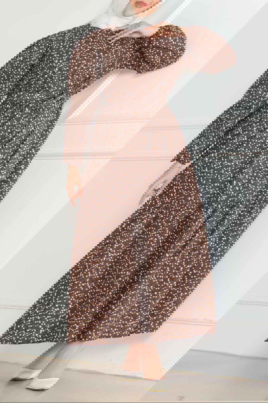 Düz Orta Kadın Kahve Desenli Kolu Büzgülü Elbise - 26623 - 2