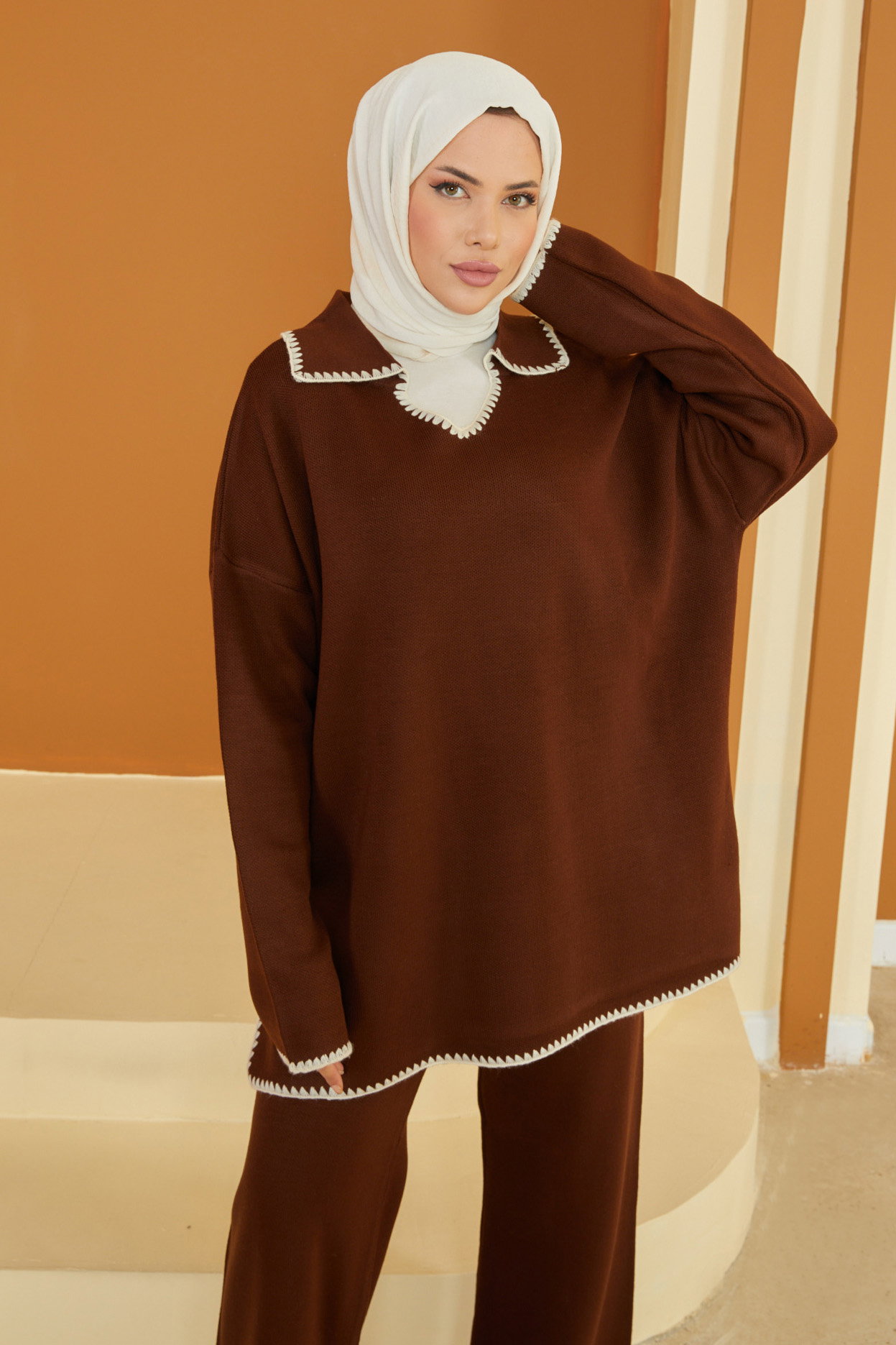 Düz Orta Kadın Kahve Nakışlı Triko Takım - 26590 - 2
