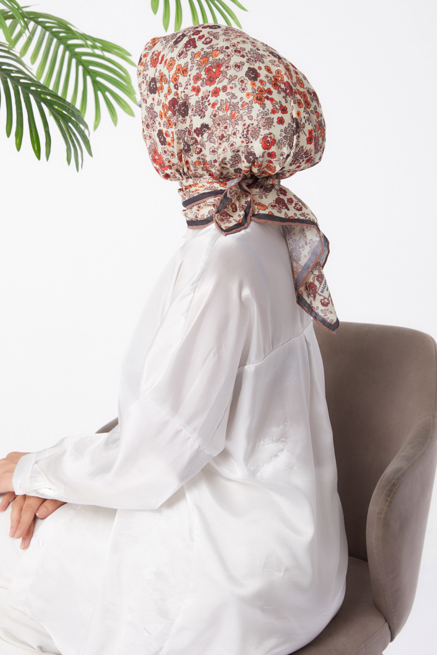 Düz Orta Kadın Krem Desenli Eşarp - 25977 - 4