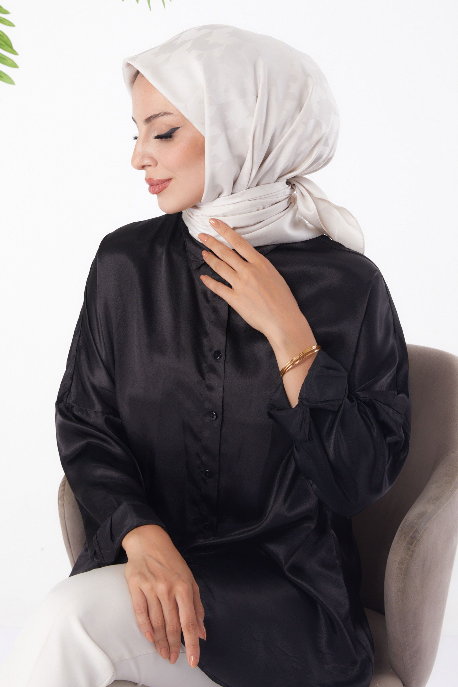 Düz Orta Kadın Krem Janjanlı Eşarp - 26149 - 2