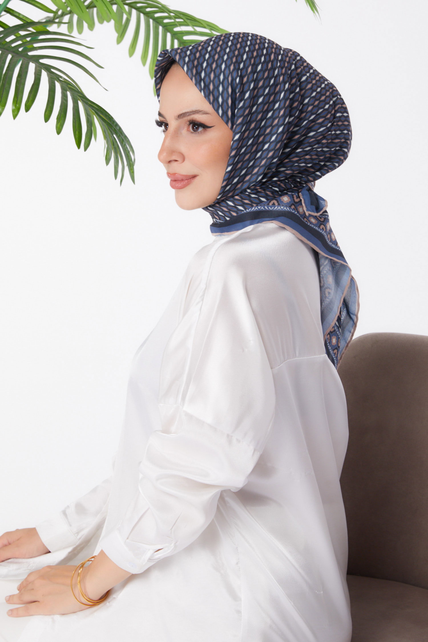 Düz Orta Kadın Lacivert Desenli Eşarp - 25974 - 3