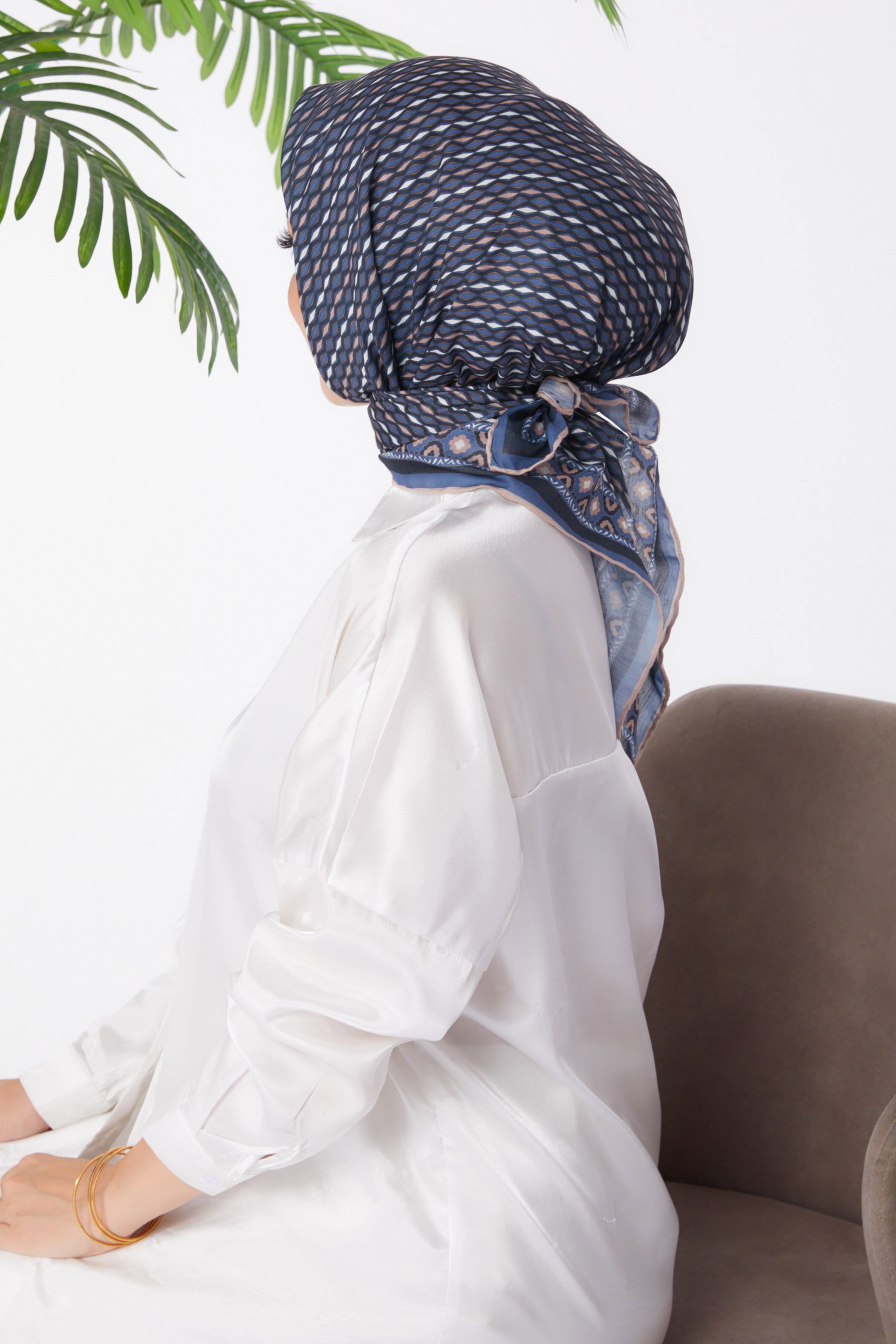 Düz Orta Kadın Lacivert Desenli Eşarp - 25974 - 4