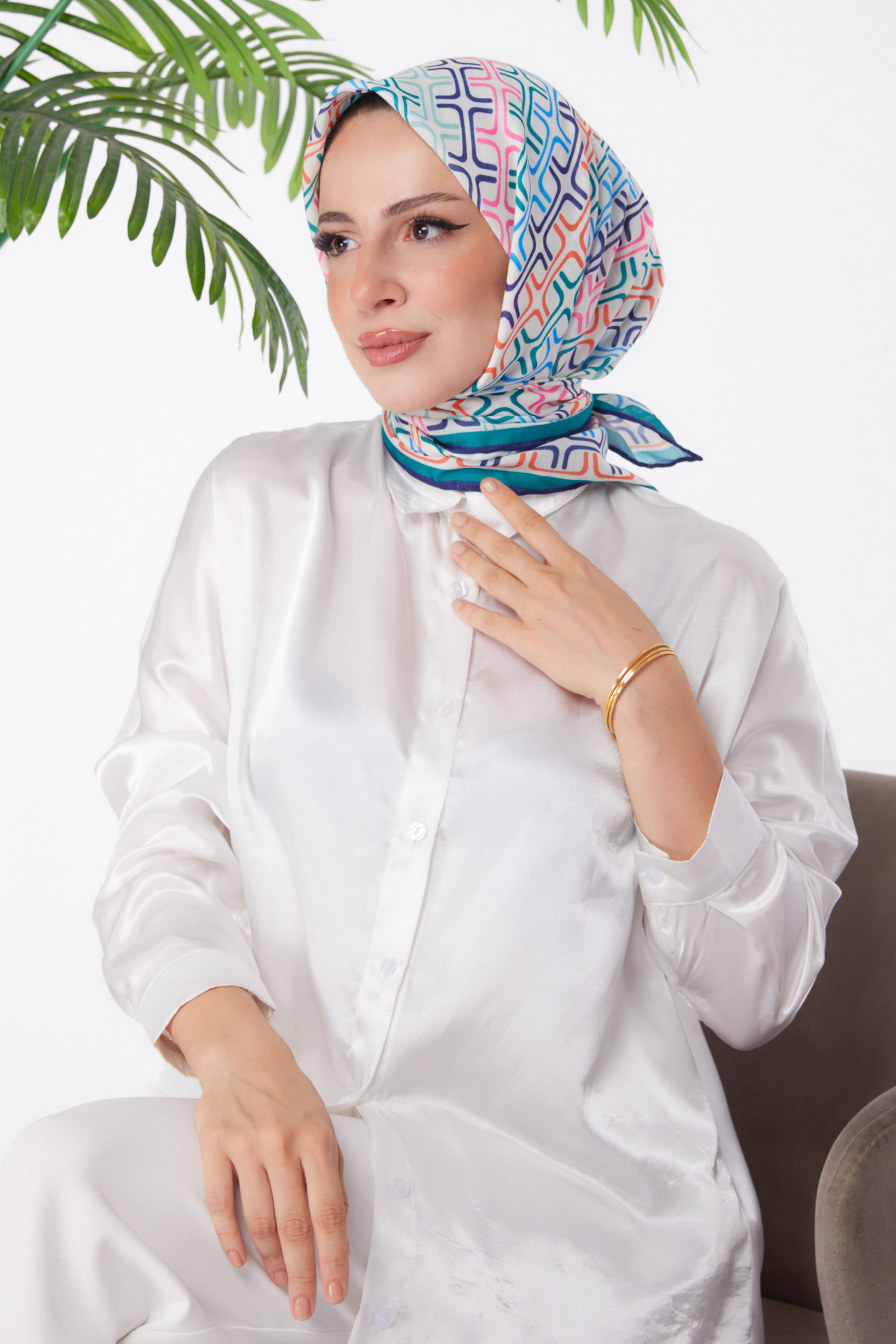 Düz Orta Kadın Lacivert Desenli Eşarp - 25976 - 1