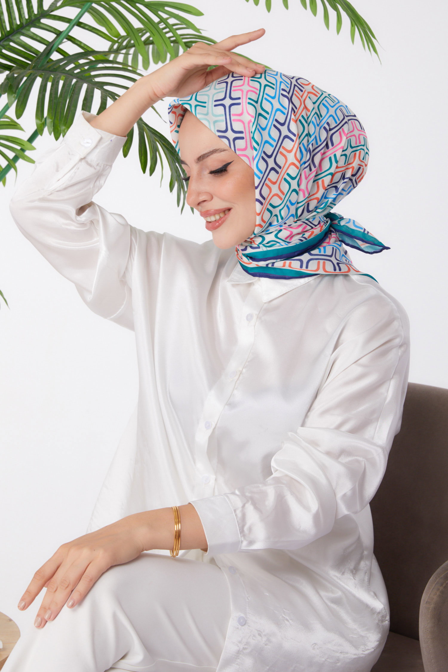Düz Orta Kadın Lacivert Desenli Eşarp - 25976 - 2