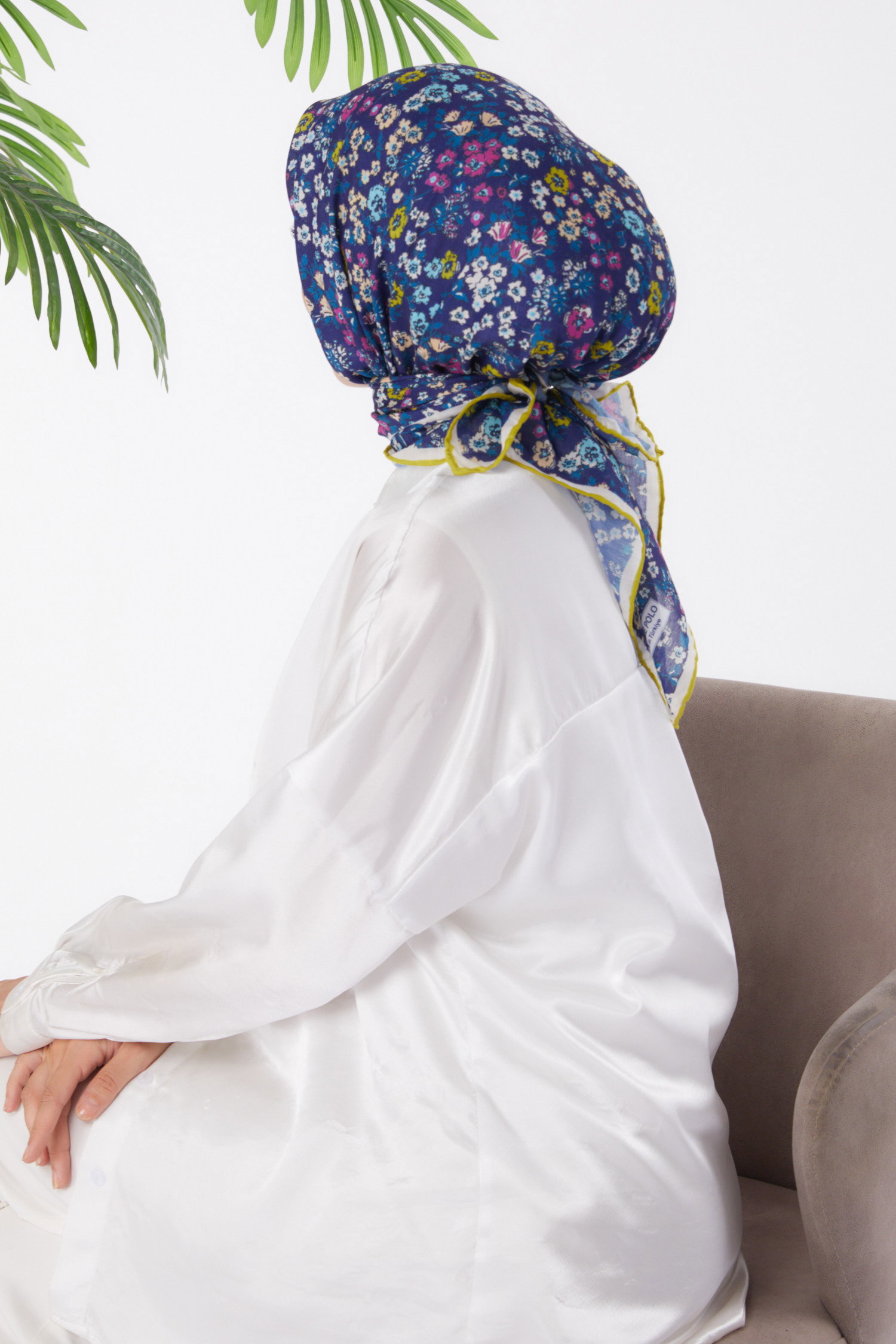 Düz Orta Kadın Lacivert Desenli Eşarp - 25977 - 4