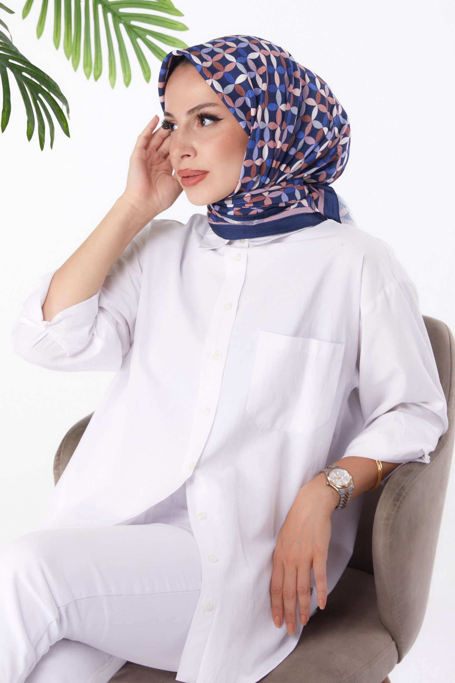 Düz Orta Kadın Lacivert Desenli Eşarp - 26155 - 2