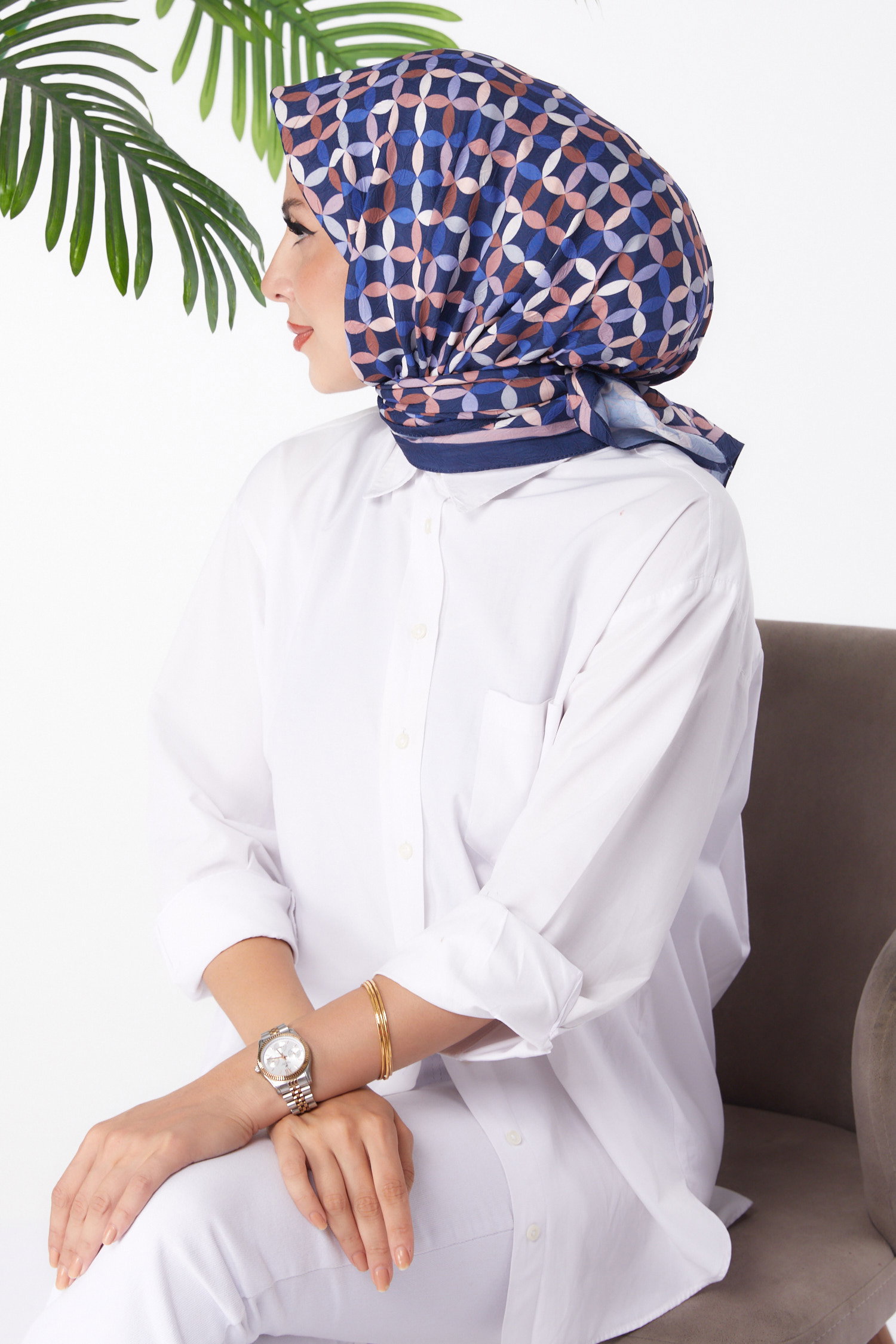 Düz Orta Kadın Lacivert Desenli Eşarp - 26155 - 3