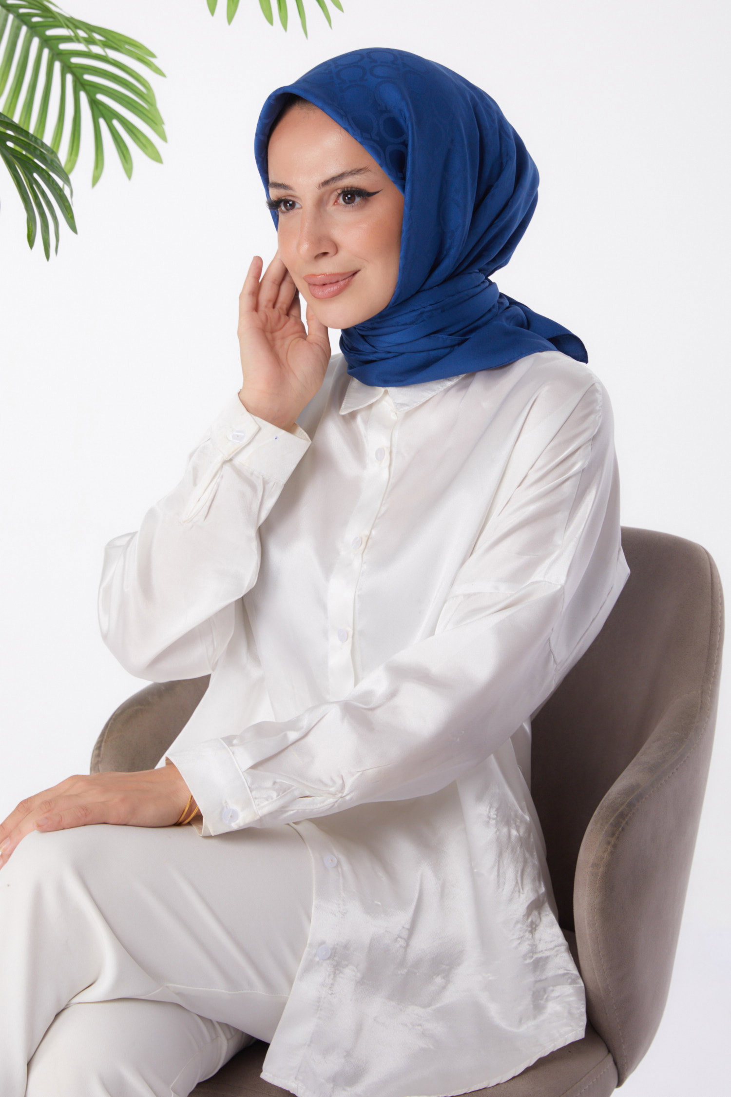 Düz Orta Kadın Lacivert Eşarp - 26021 - 2