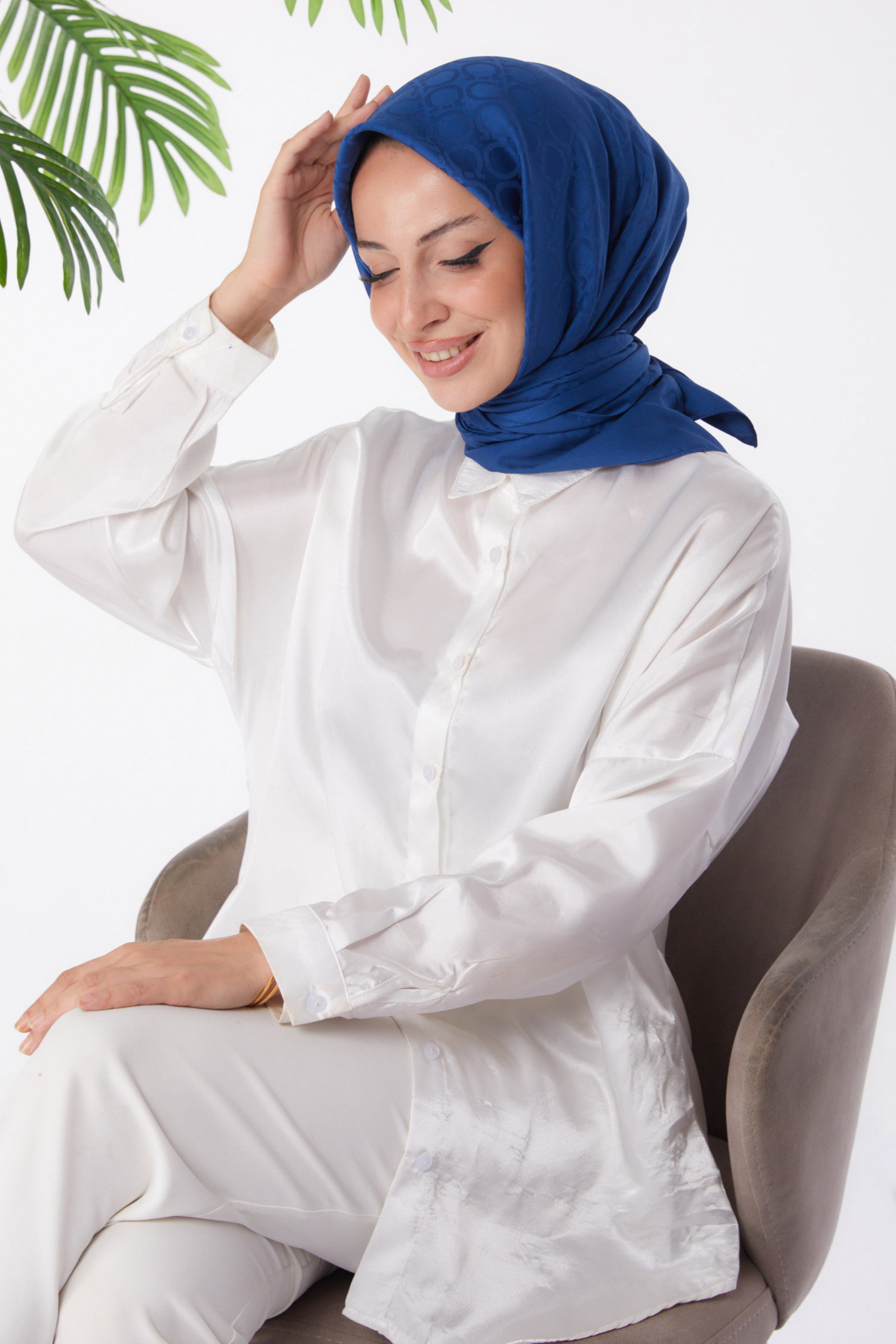 Düz Orta Kadın Lacivert Eşarp - 26021 - 3